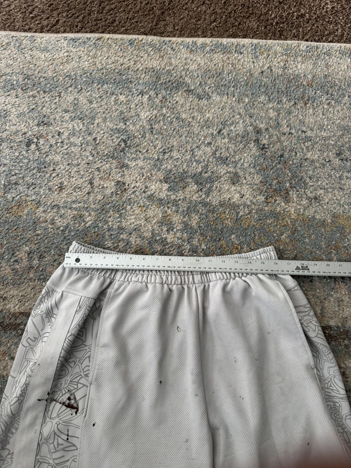 Jordan Brand Super Baggy Thrashed Jordan Hoop Shorts 2XL White Size US 34 / EU 50 - 6 Thumbnail