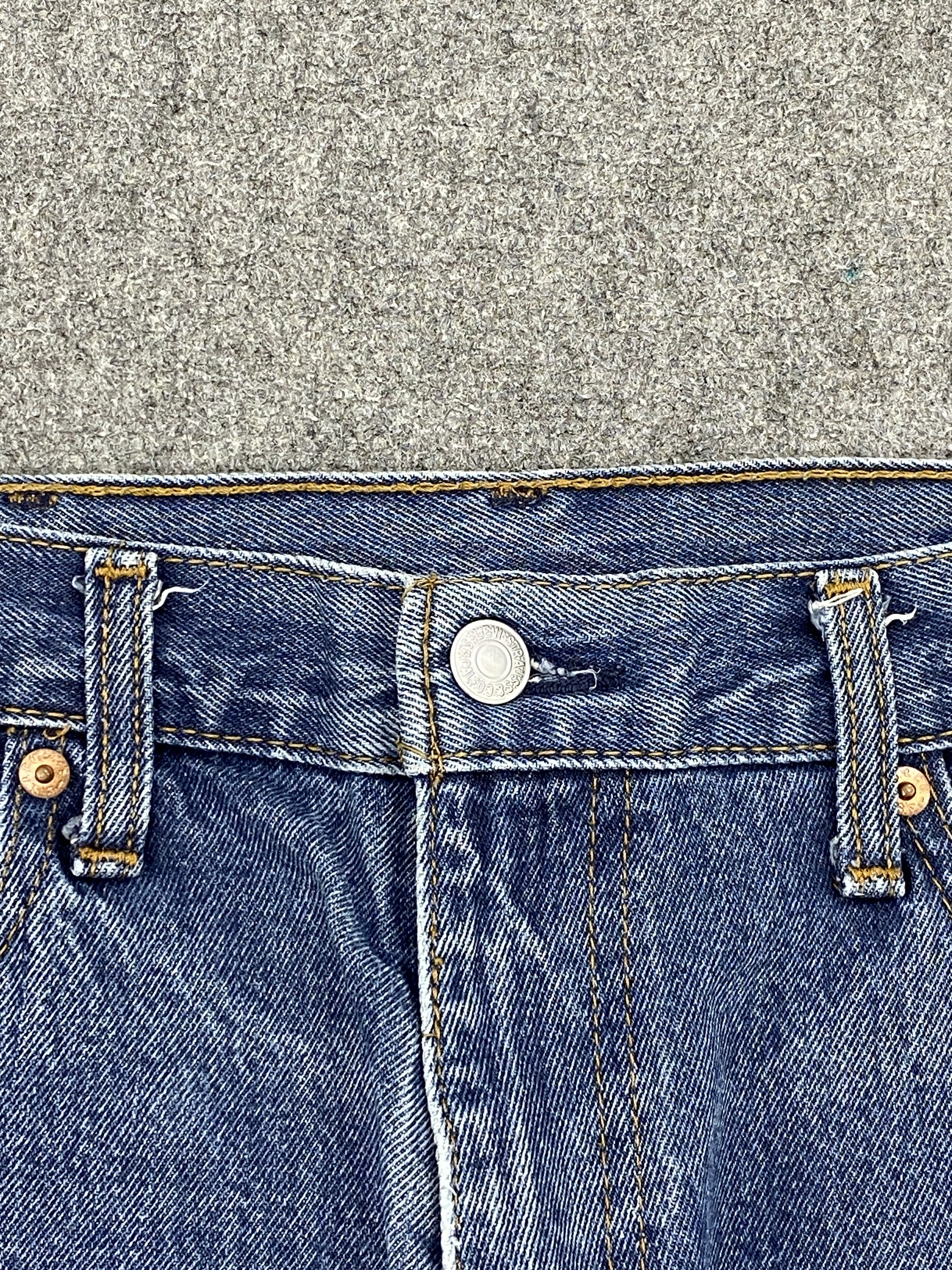 Levi's Vintage Levis 517 Flared Bootcut Denim DP2596 Size US 28 / EU 44 - 9 Thumbnail