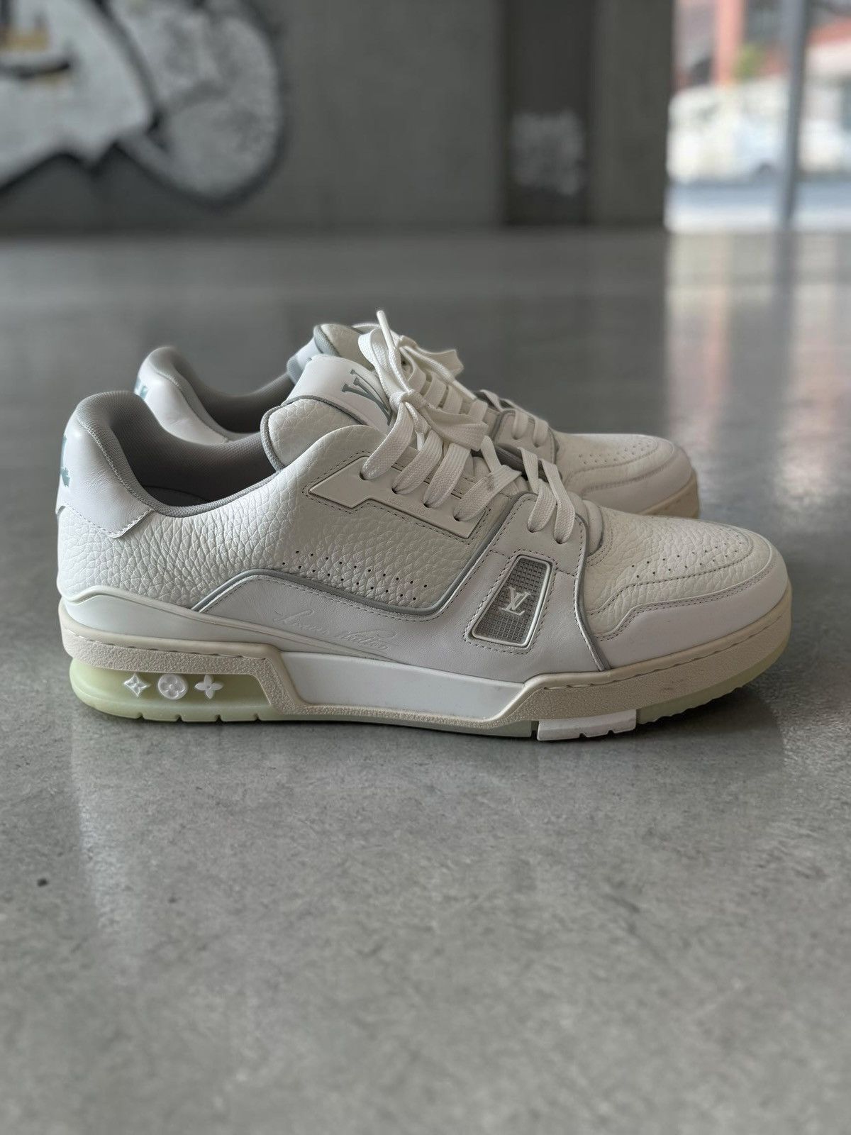 Louis Vuitton Louis Vuitton White Sneakers Size US 10 / EU 43 - 3 Thumbnail