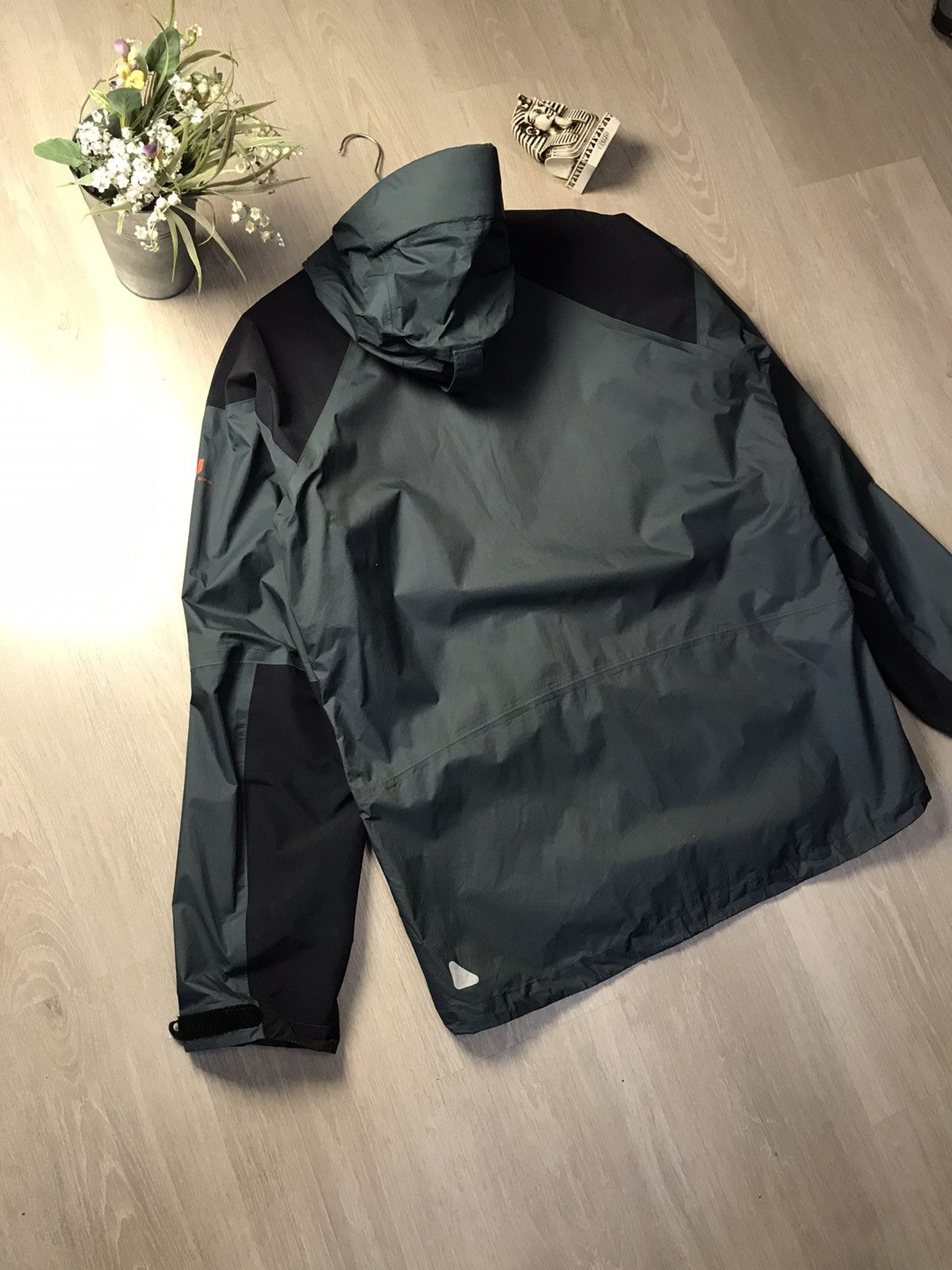 Goretex × Haglofs × Vintage Vintage Haglofs Ultimate series Y2K light jacket Size US L / EU 52-54 / 3 - 13 Thumbnail