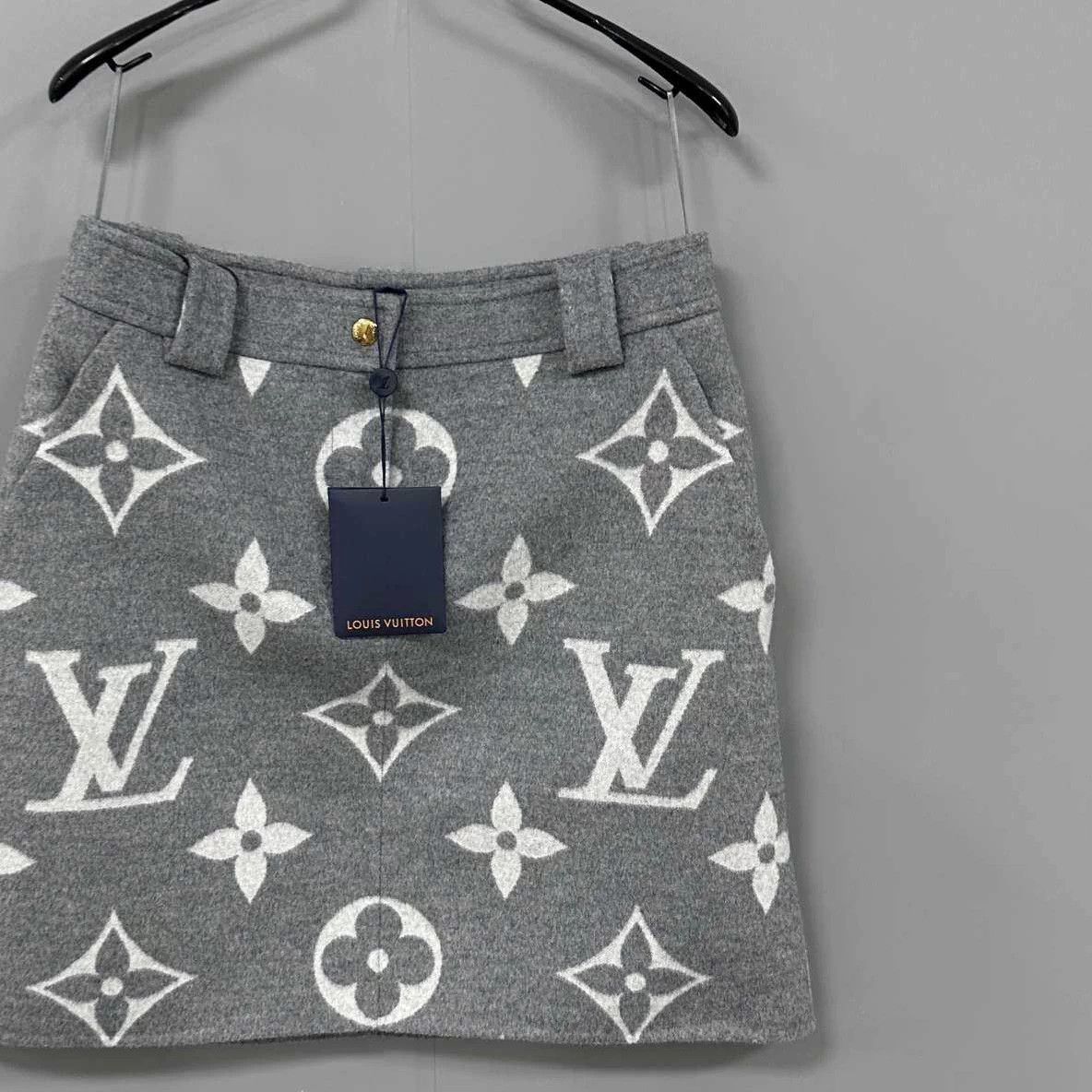 Louis Vuitton LV Women's Gray Monogram Allover Print Wool A-line Skirt 40 Size M / US 6-8 / IT 42-44 - 2 Thumbnail