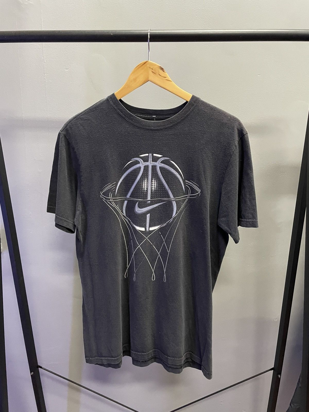 Nike Hoops Graphic Tee Size US M / EU 48-50 / 2 - 1 Thumbnail