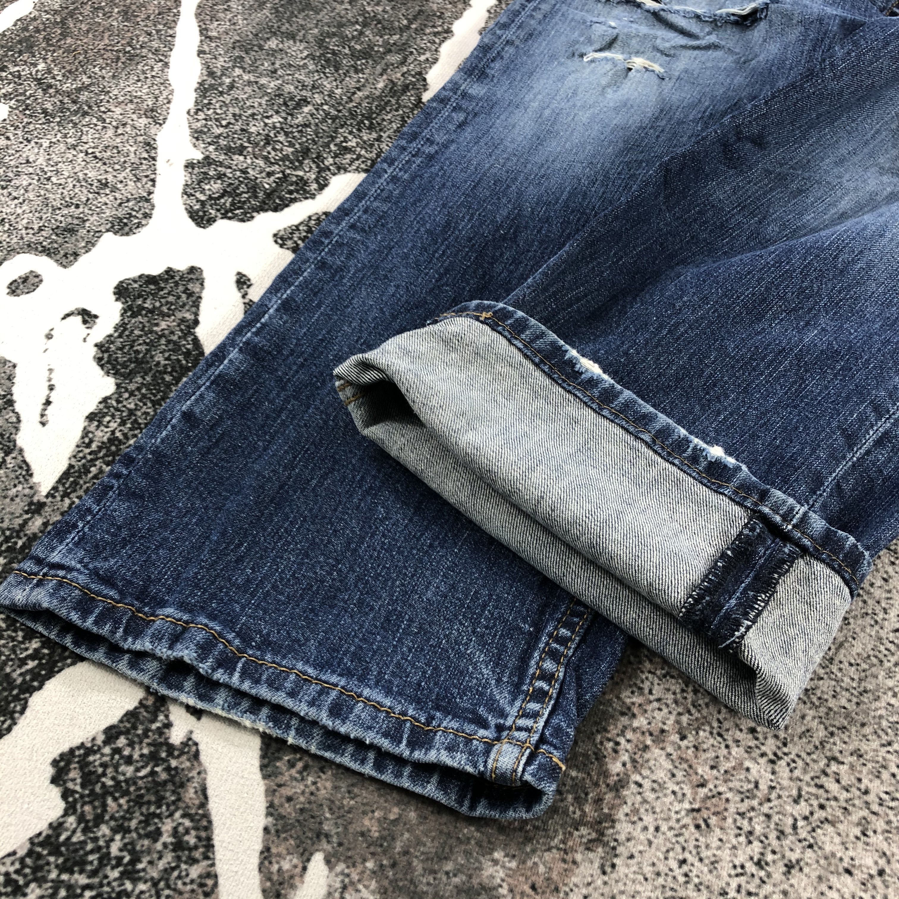 Levi's Vintage Levis 505 Jeans Distress Faded Blue Denim KJ980 Size US 34 / EU 50 - 7 Thumbnail