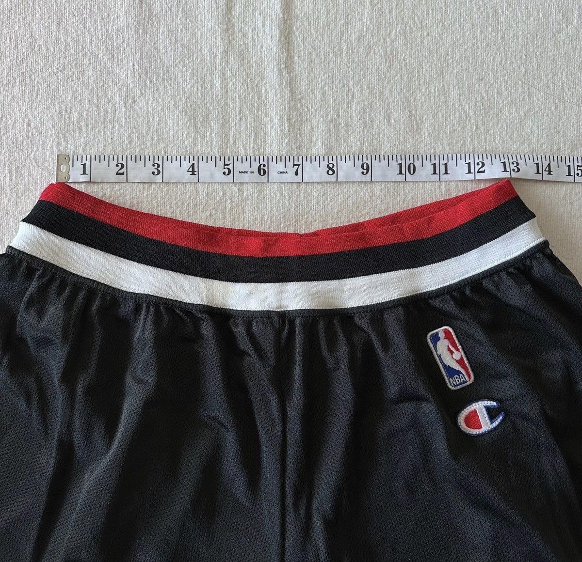 Champion Chicago Bulls Black Champion Shorts NBA 36/38 L NO Pocket Size US 36 / EU 52 - 10 Thumbnail