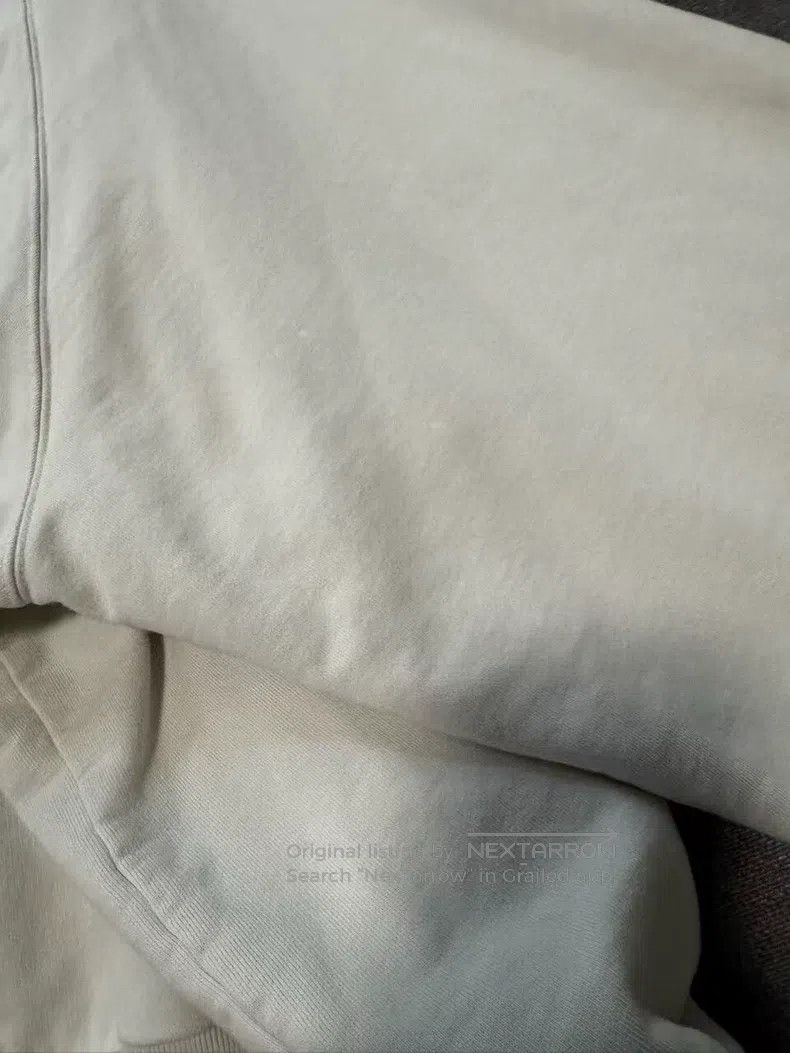 Balenciaga Balenciaga XXXL Beige Fake Two Piece Sweater Size US L / EU 52-54 / 3 - 4 Thumbnail