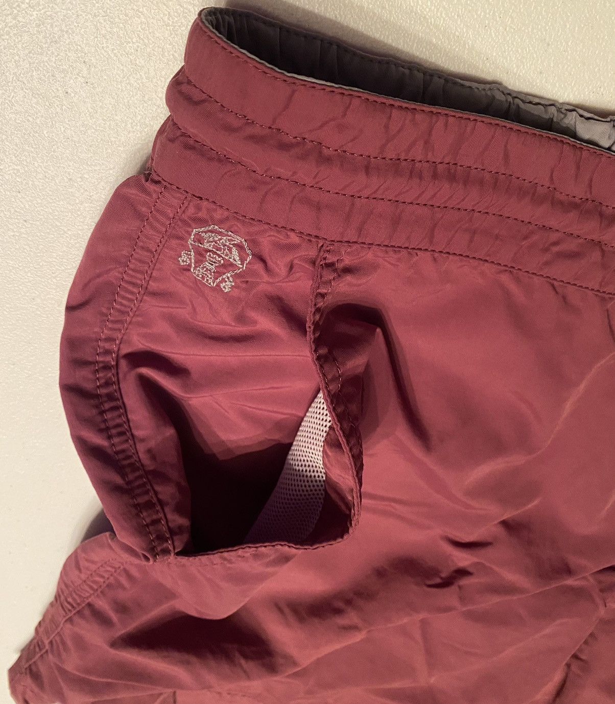 Brunello Cucinelli Brunello Cucinelli 🇮🇹 Oxblood Techno Resort Swim Shorts L NWT Size US 36 / EU 52 - 5 Thumbnail