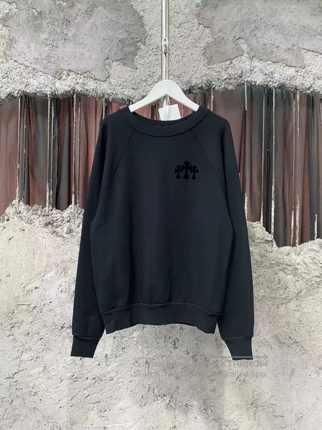 chrome hearts pullover sweatshirt with logo.