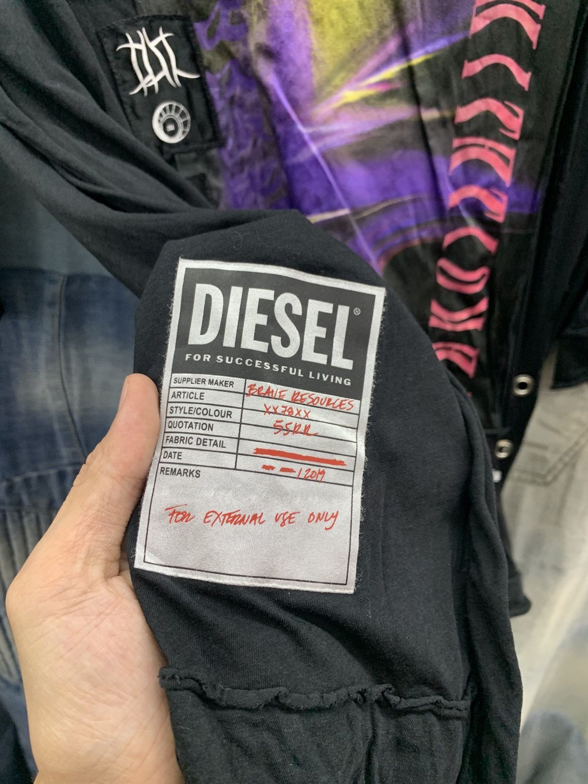 Designer × Diesel distressed diesel tees black ring Size L / US 10 / IT 46 - 9 Thumbnail