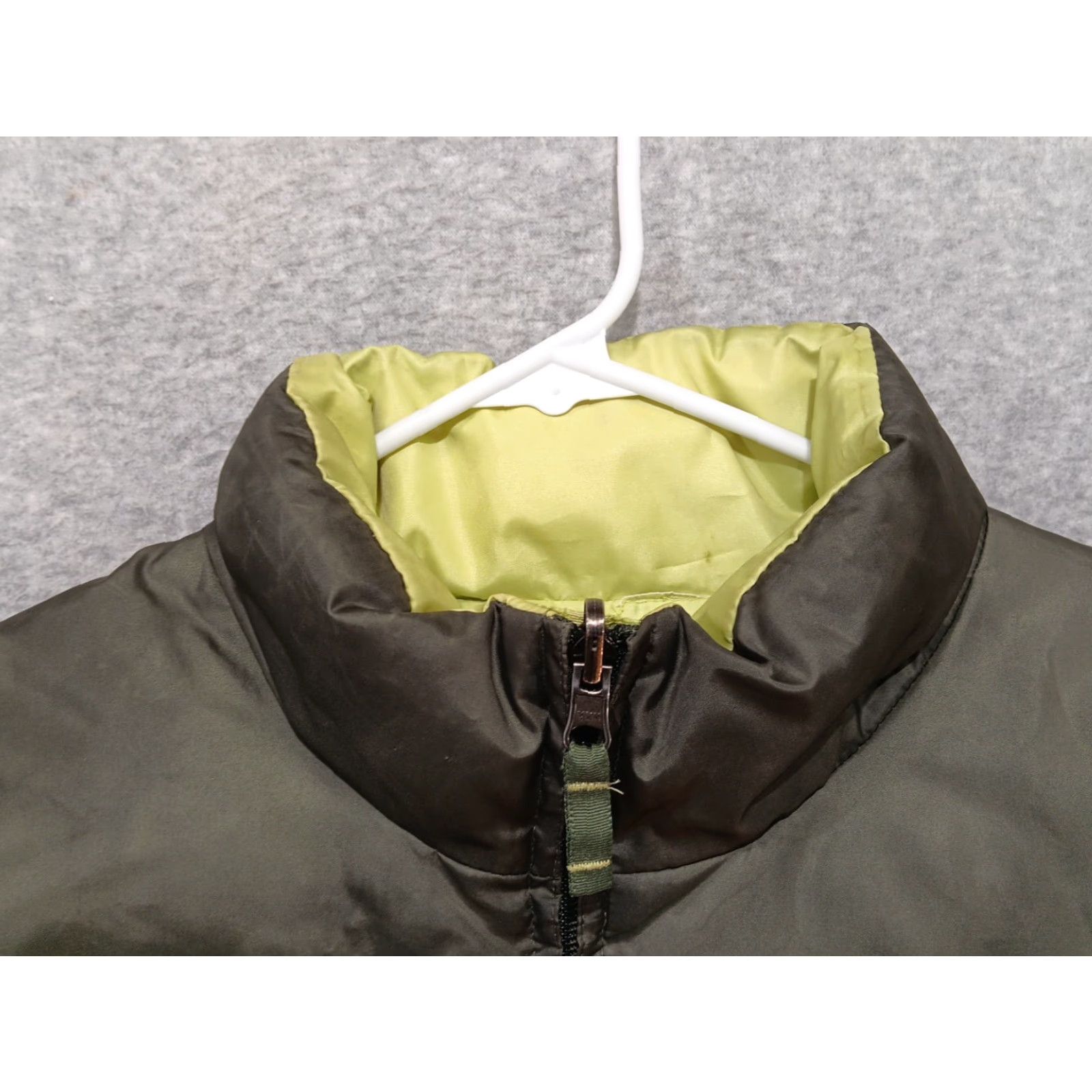 Old Navy VINTAGE Old Navy Reversible Quilted Puffer Jacket Olive Lime M Womens Short Olive Green & Lime Down Quilted Zipper Snap Size M / US 6-8 / IT 42-44 - 3 Thumbnail