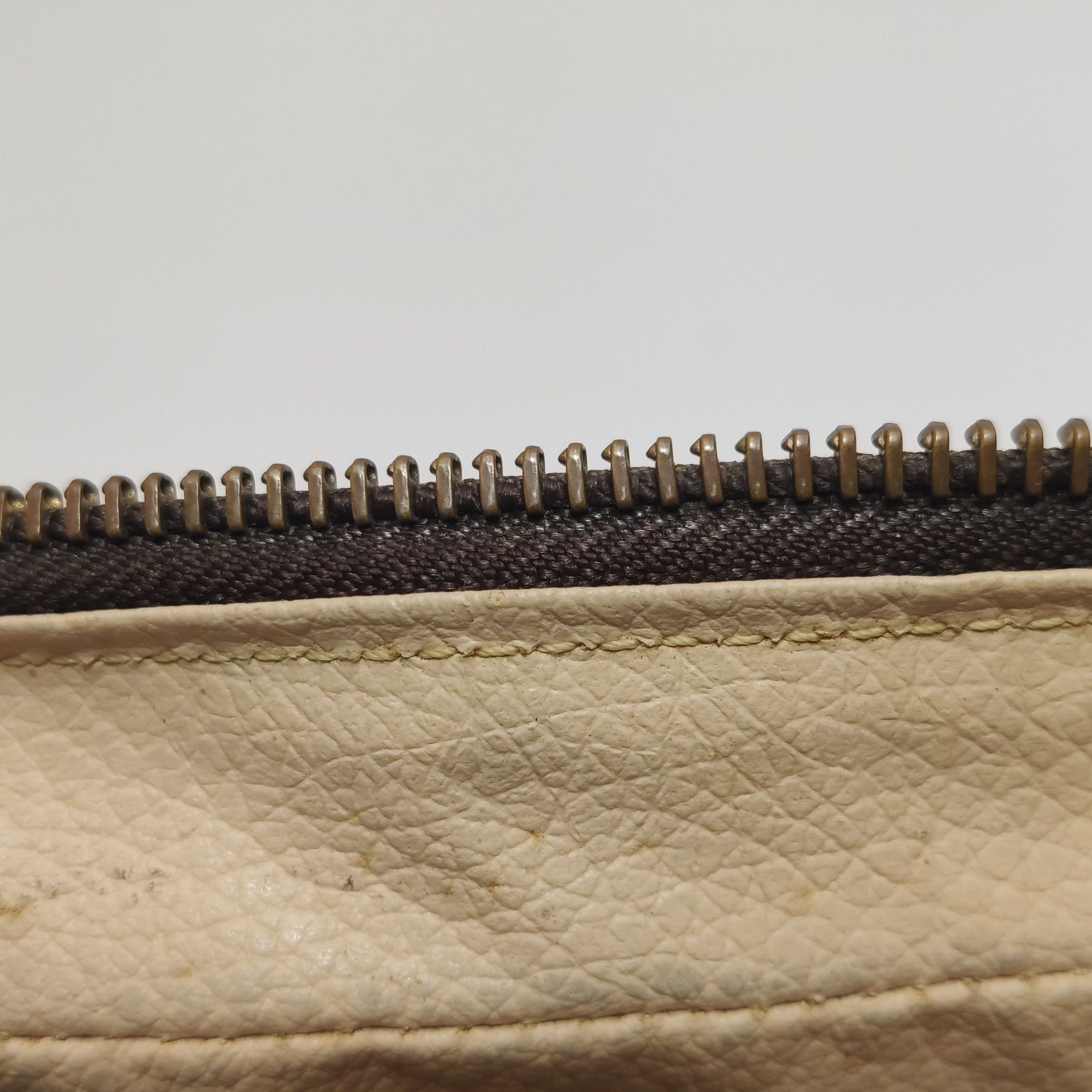 Louis Vuitton Louis Vuitton (LV) TrousseToilette old flower zipper clutch Size ONE SIZE - 7 Thumbnail