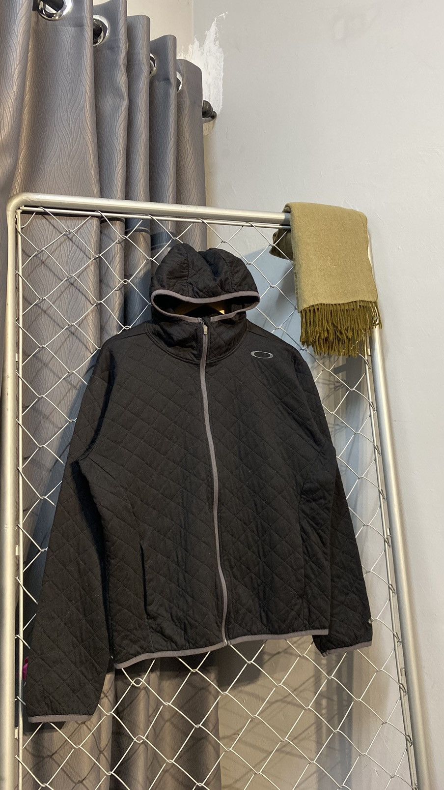 OAKLEY HIGH NECK HOODIE BLACK LARGE
