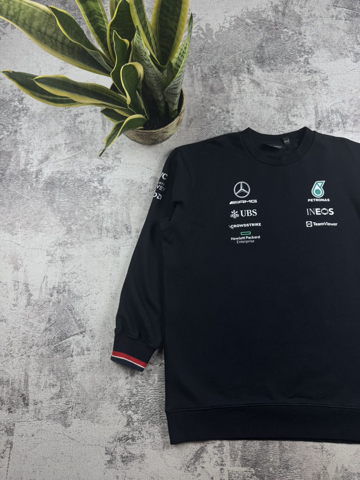 Mercedes-Benz Mercedes AMG Petronas Formula 1 Black XL Men’s Racing Fleece Pullover Sweatshirt Size US XL / EU 56 / 4 - 3 Thumbnail