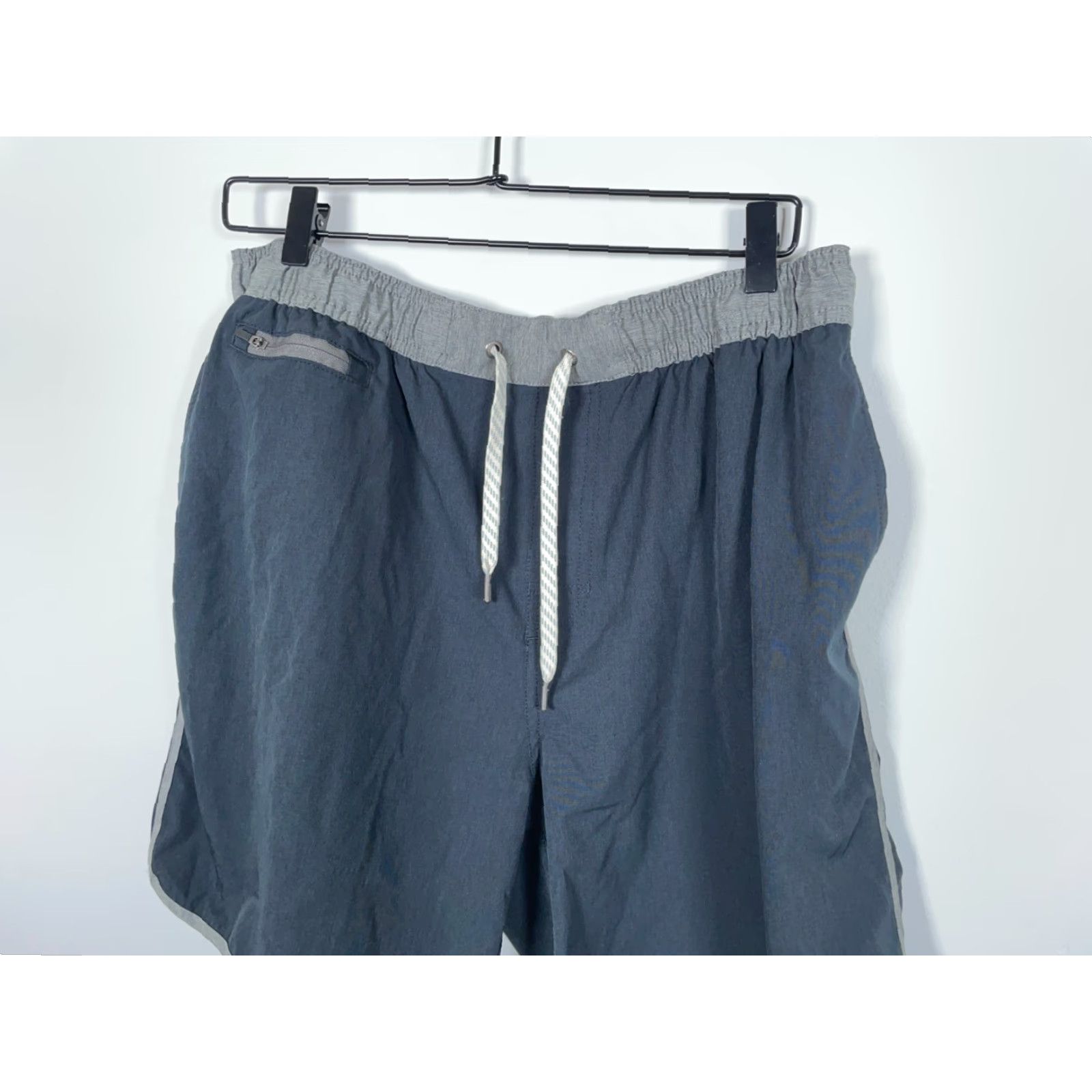 Vuori Vuori Banks Shorts Men's 2XL Black Drawstring Inseam 7" V330 Athletic Casual Activewear Elastic Waist Pockets Cotton Polyester Cotton Blend Short Size US 34 / EU 50 - 4 Thumbnail