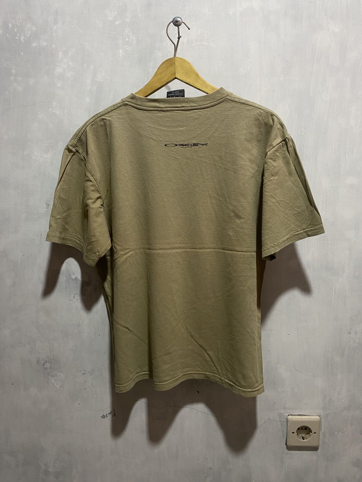 Oakley Vintage oakley software glitter logo icon tshirt Size US M / EU 48-50 / 2 - 2 Thumbnail