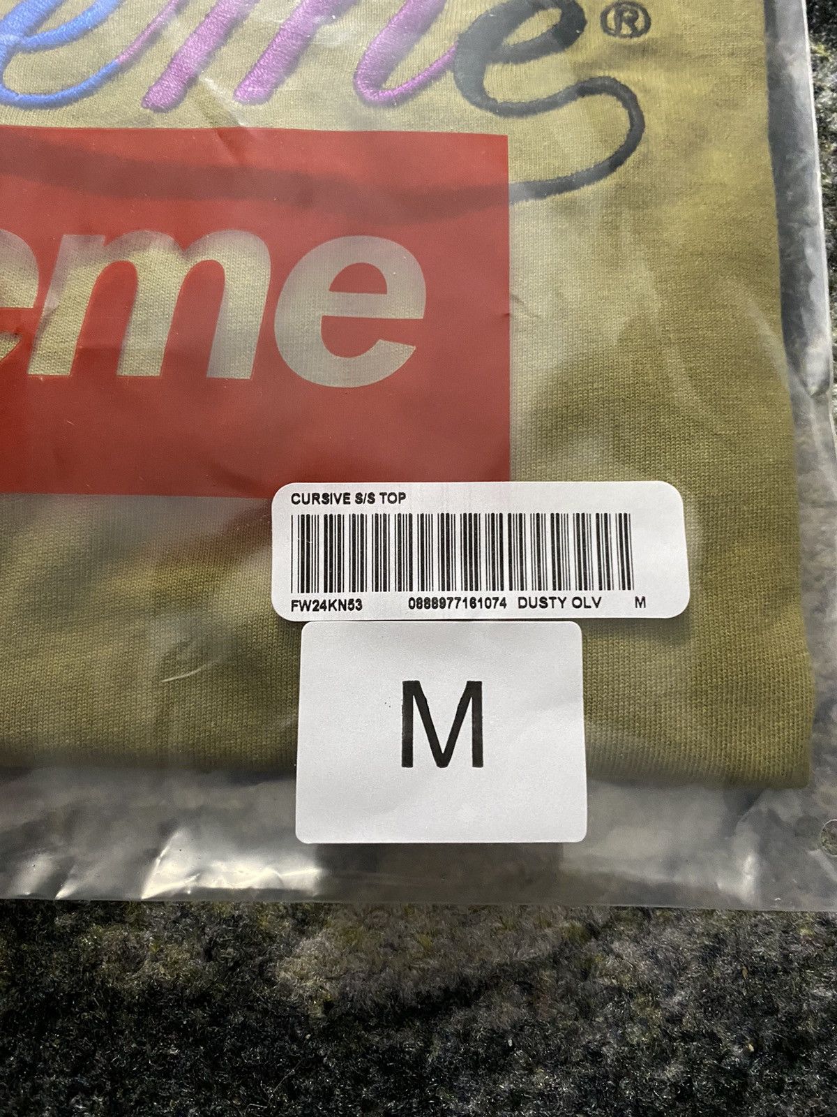Supreme Supreme Cursive S/S Top Olive Size US M / EU 48-50 / 2 - 4 Thumbnail