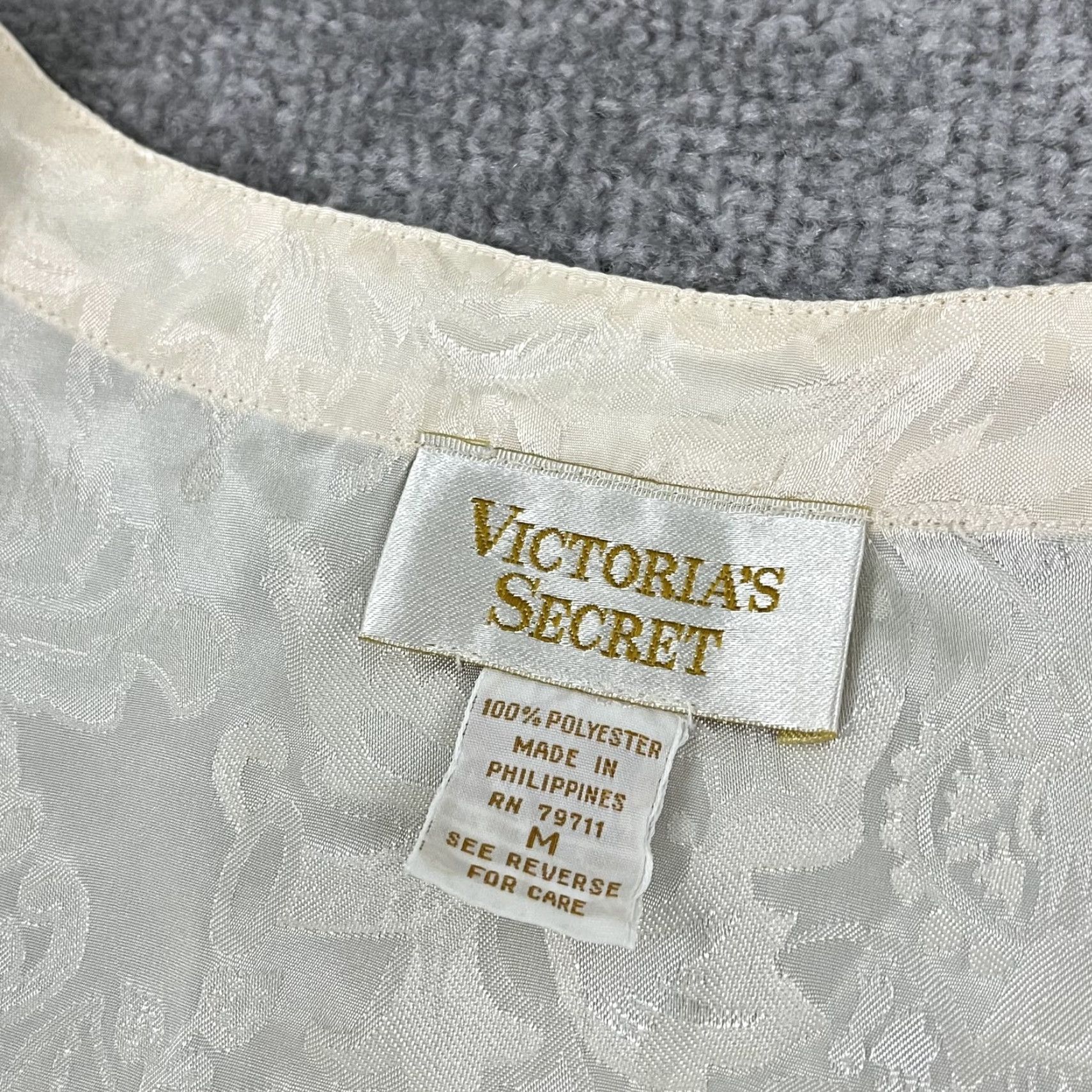 Victoria's Secret VINTAGE VICTORIA'S SECRET Shirt Women Medium Ivory Gold Label Floral Pajama Sleep Top Size M / US 6-8 / IT 42-44 - 2 Thumbnail