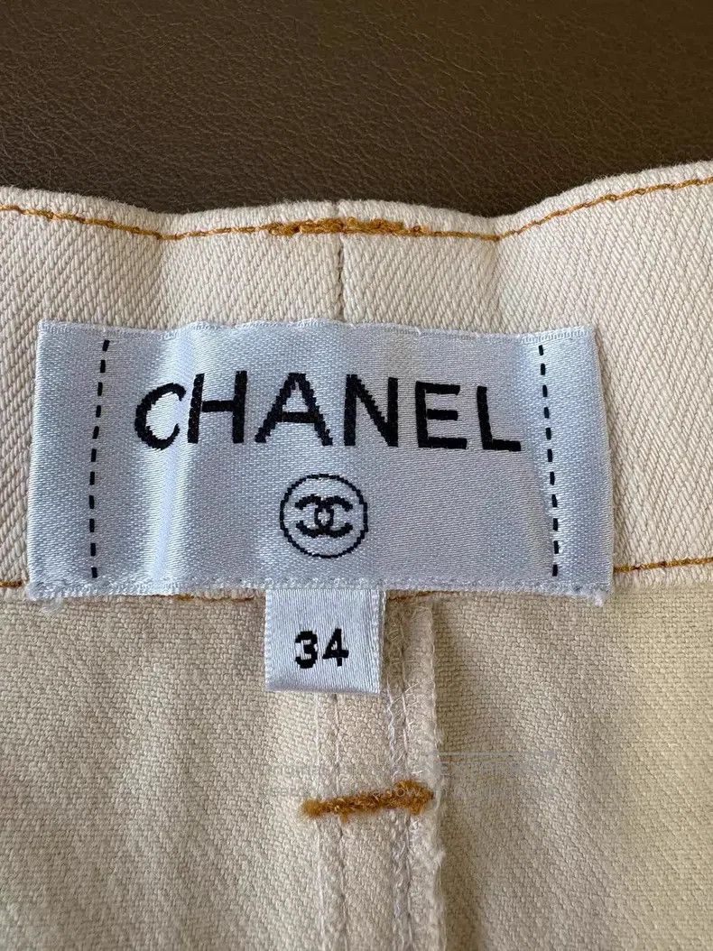Chanel Chanel White light pink slit high-waisted denim wide-leg p Size 42" / US 20 - 5 Thumbnail