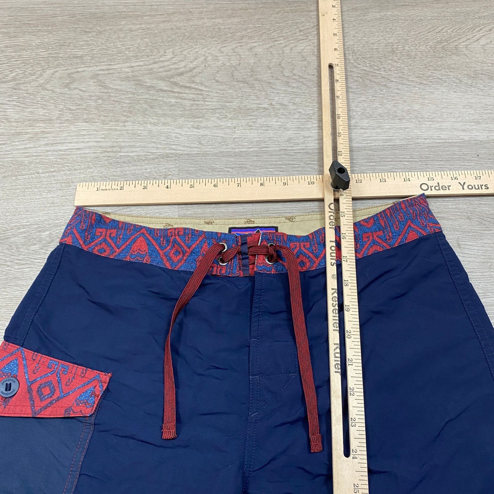 Patagonia Patagonia Patch Pocket Wavefarer 9" Board Shorts Swim 30 Size US 30 / EU 46 - 6 Thumbnail