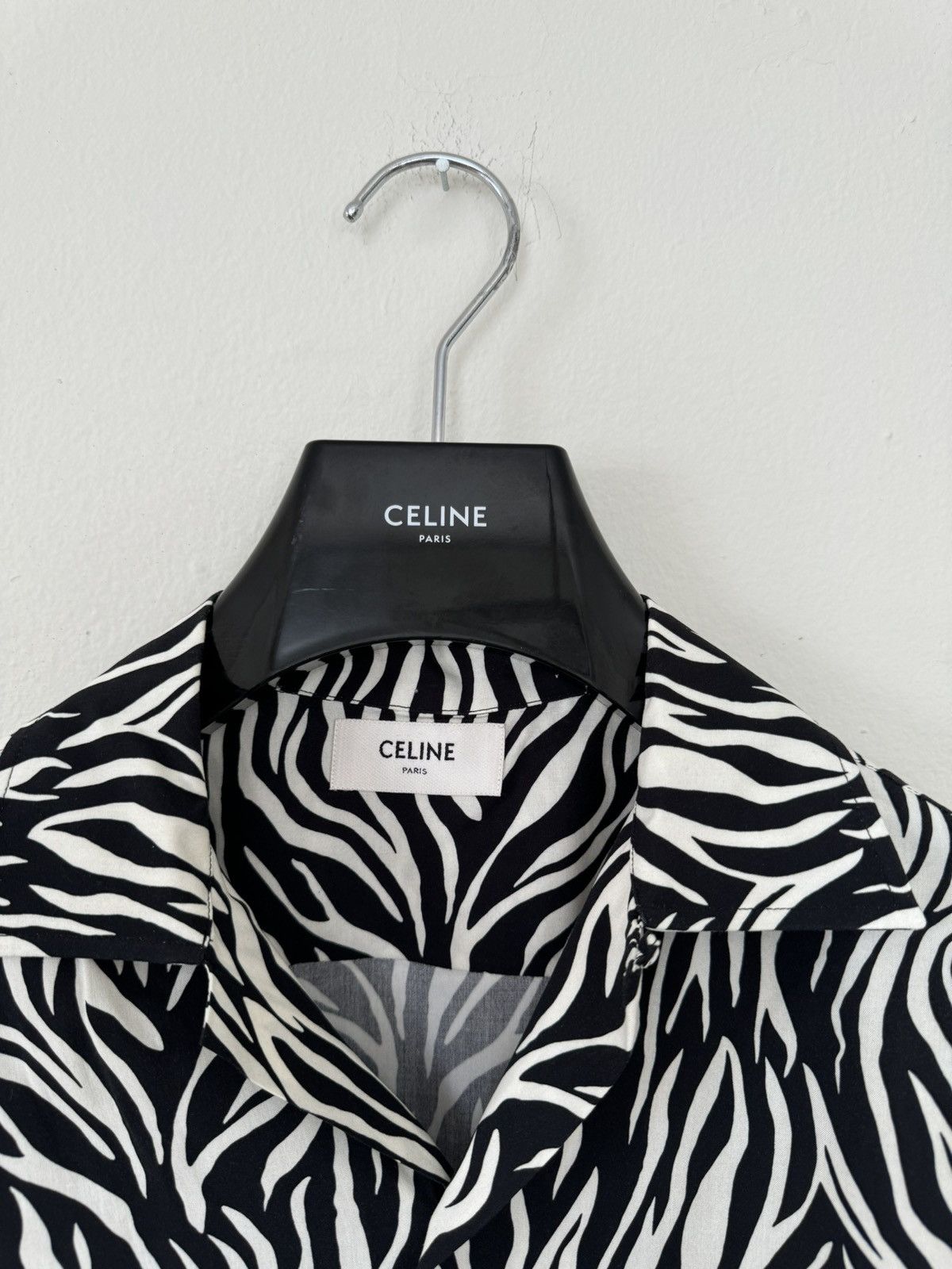 Celine × Hedi Slimane CELINE HAWAIIAN SHIRT IN PRINTED VISCOSE OFF WHITE / BLACK Size US S / EU 44-46 / 1 - 11 Thumbnail