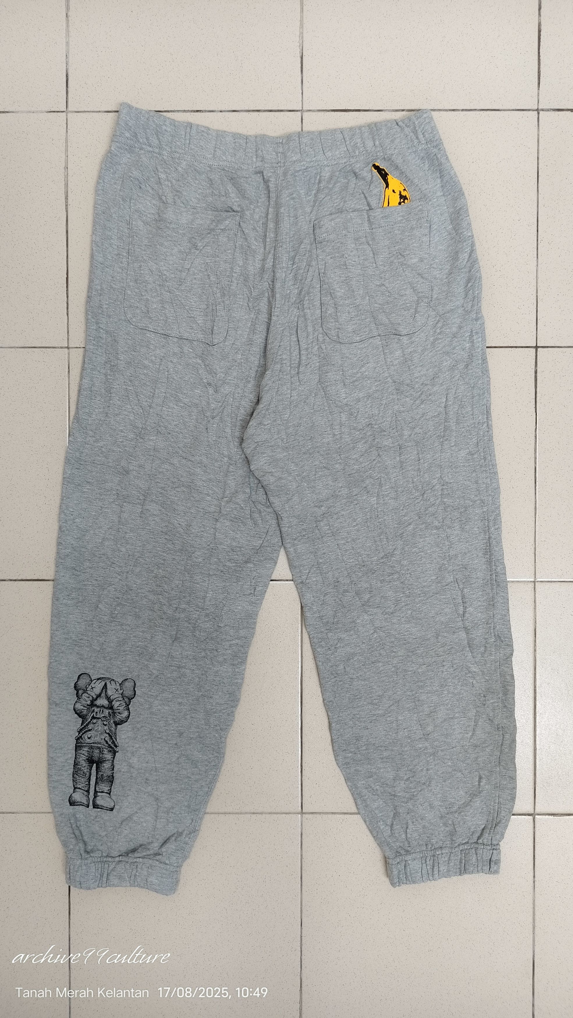 Andy Warhol × Kaws × Uniqlo AW2024 UT x Andy Warhol x Kaws sweatpants L Size US 33 - 2 Thumbnail