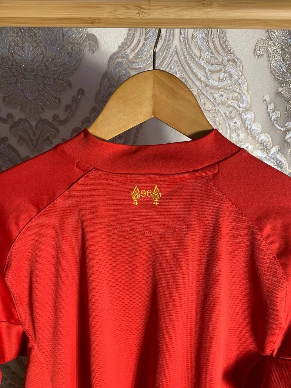 Vintage VERY RARE WARRIOR FC LIVERPOOL ENGLAND SOCCER JERSEY RETRO Size US L / EU 52-54 / 3 - 9 Thumbnail