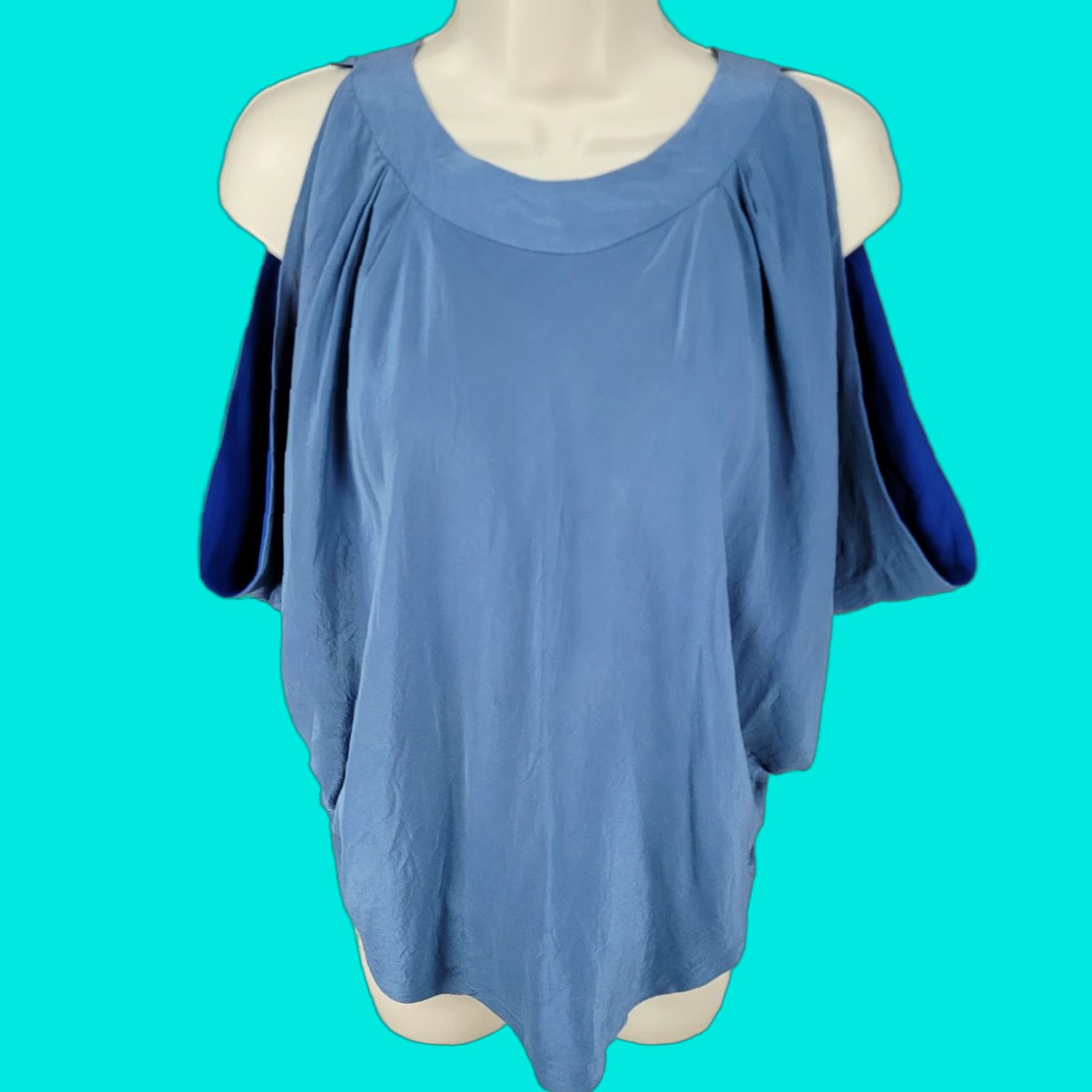 Bebe bebe Blouse Sleeveless Cold Shoulder Open Back 100% Silk Lightweight Blue M Top Shirt Womens Regular Size Medium Size M / US 6-8 / IT 42-44 - 1 Thumbnail