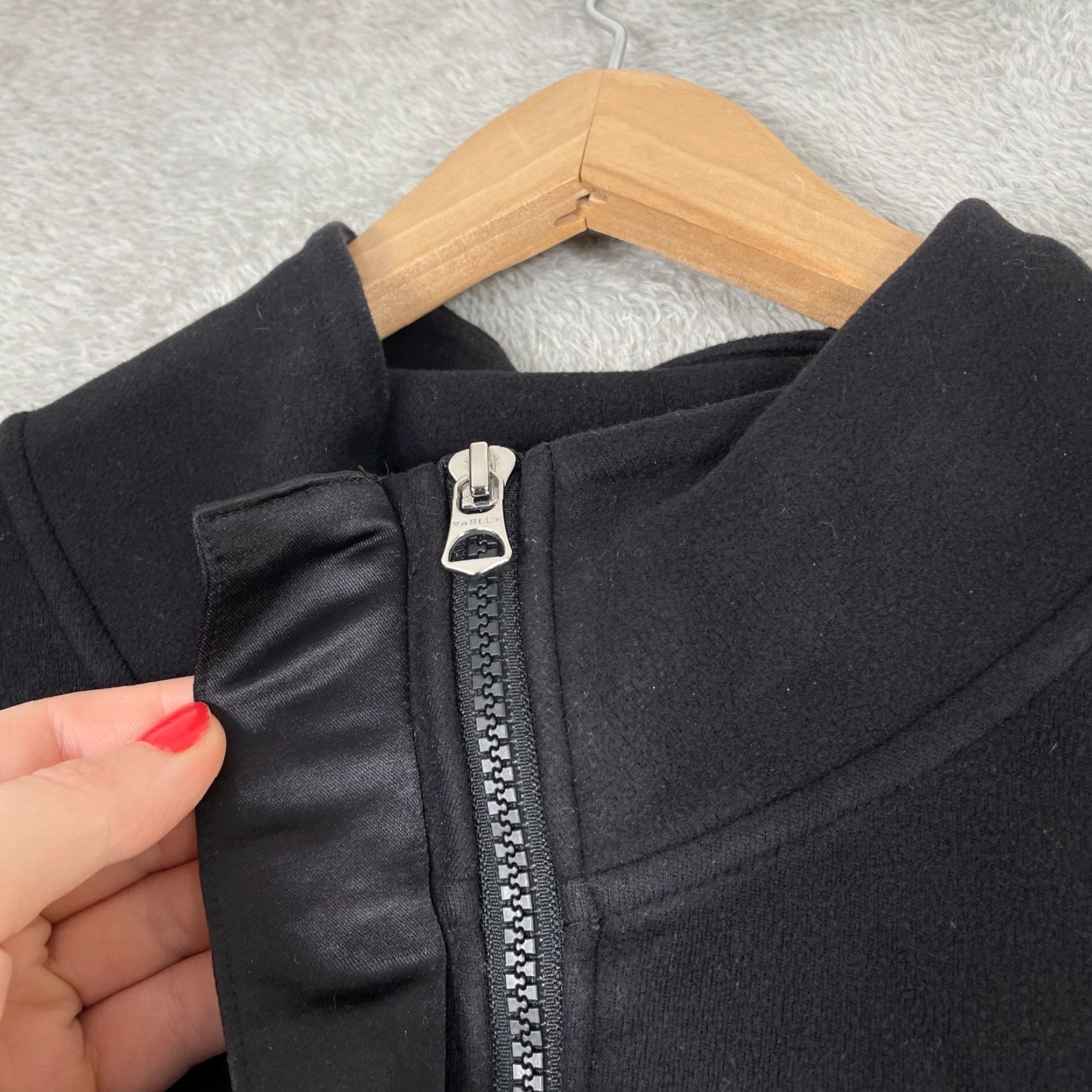 Varley Varley Pullover Womens Medium Black Mock Neck Long Sleeve Zip Athletic Wear Leisurewear Size M / US 6-8 / IT 42-44 - 3 Thumbnail