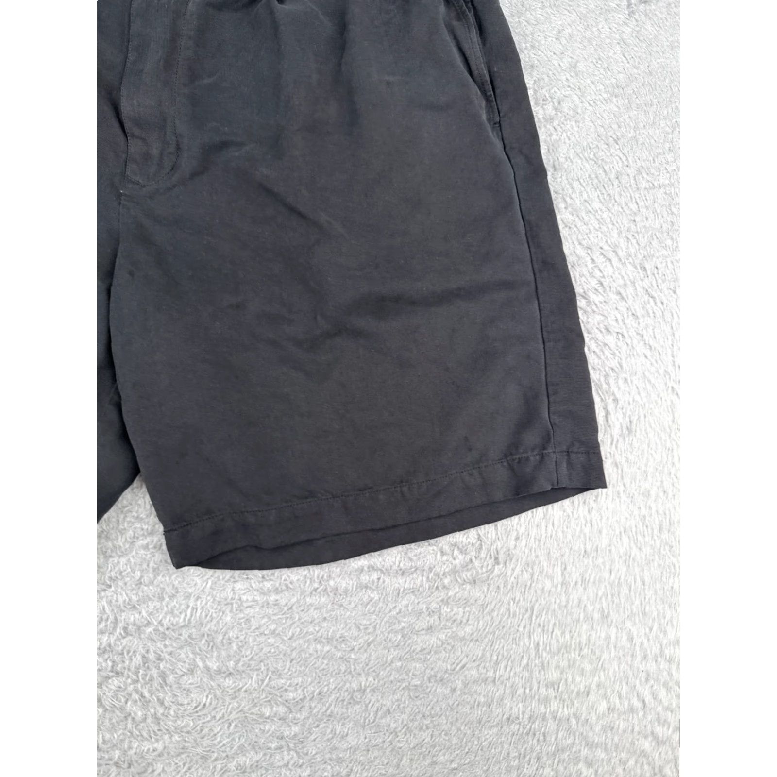 Tommy Bahama VINTAGE Tommy Bahama Bermuda Shorts Men 36 Black Silk Pleated Beach 9in Inseam Adult Regular Mens Size US 36 / EU 52 - 2 Thumbnail