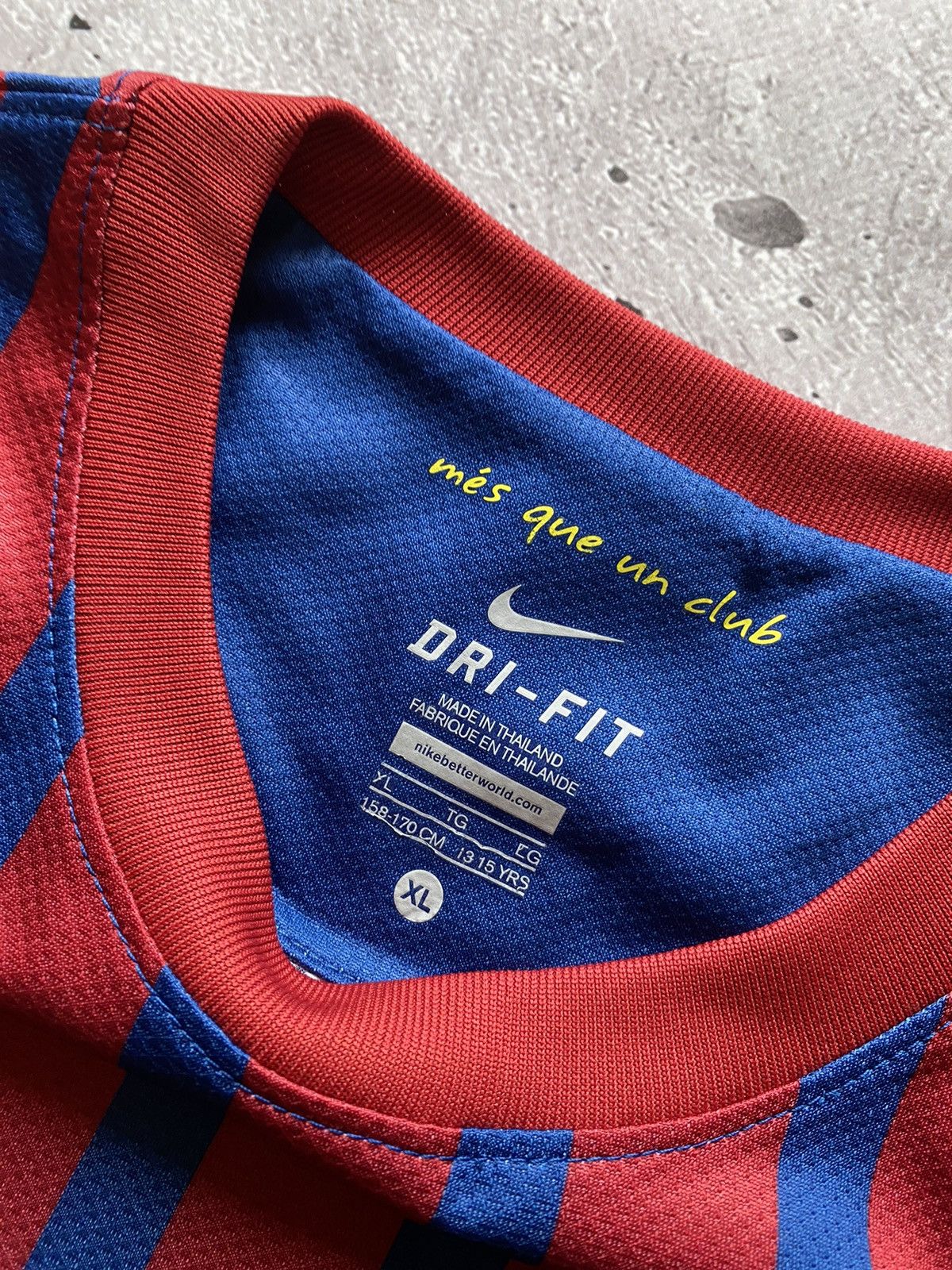 Nike × Vintage 👑Vintage 2011-12 Barcelona Home Shirt Nike Soccer Football Size US S / EU 44-46 / 1 - 6 Thumbnail