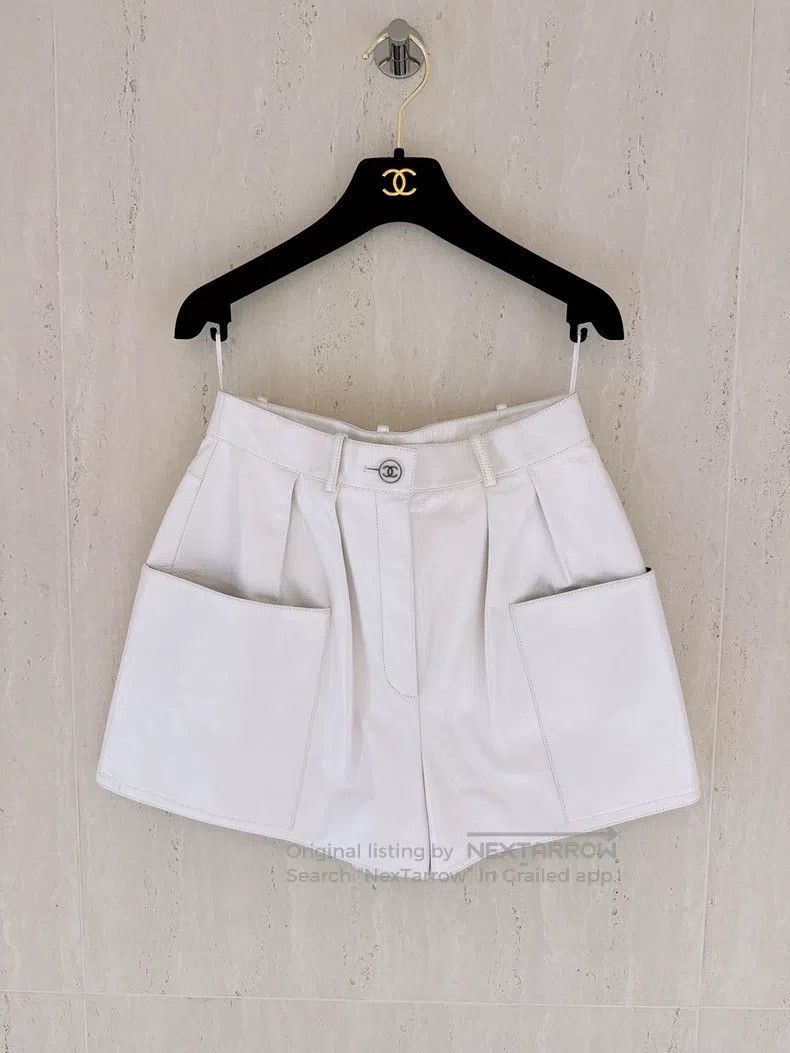 Chanel Chanel 23P Spring and Summer Preview Pearly White Lambskin Size 24" / US 00 / IT 34 - 1 Thumbnail