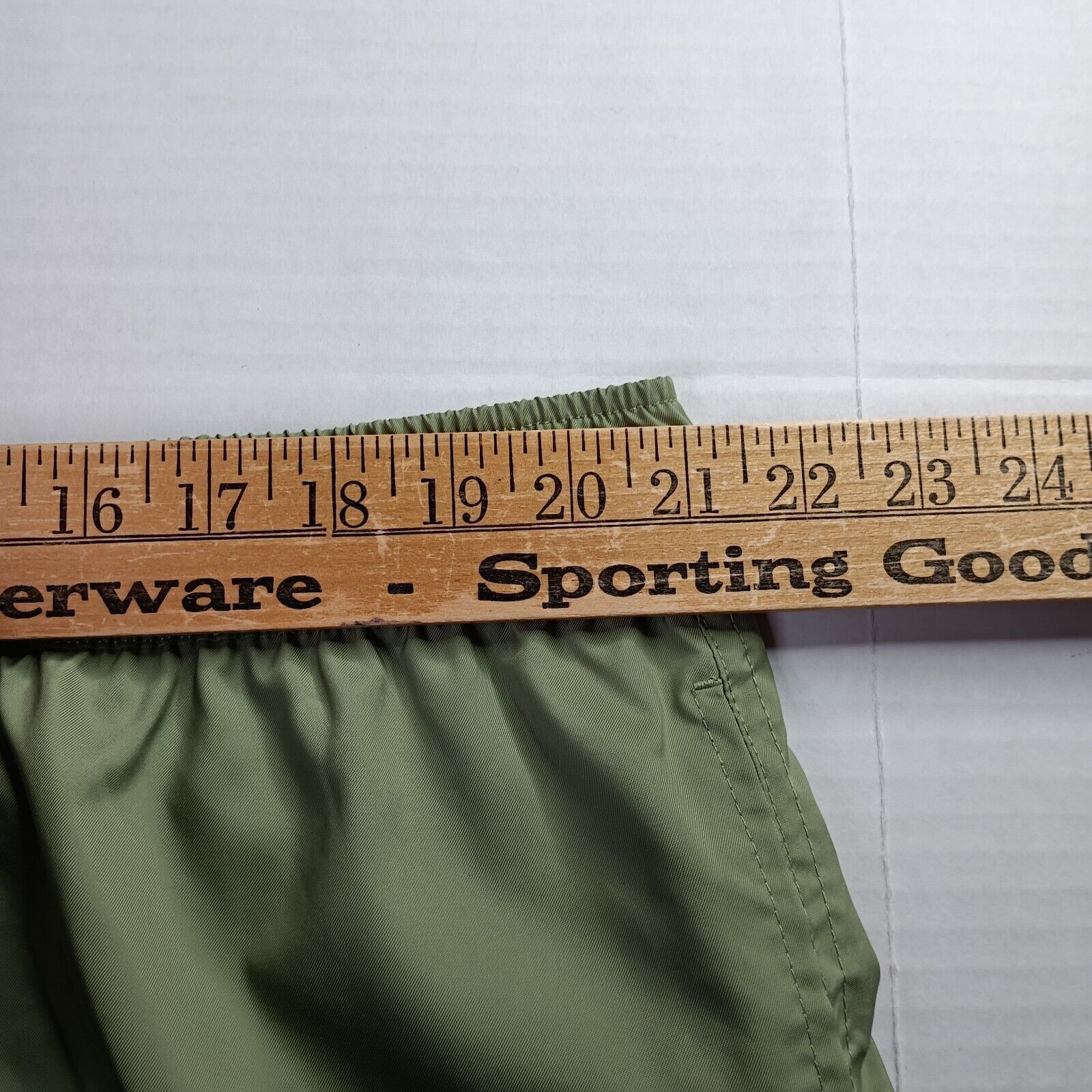 Nike Nike Men's Club Flow Relaxed Fit 6" Shorts Green Size 2XL Size US 42 / EU 58 - 6 Thumbnail