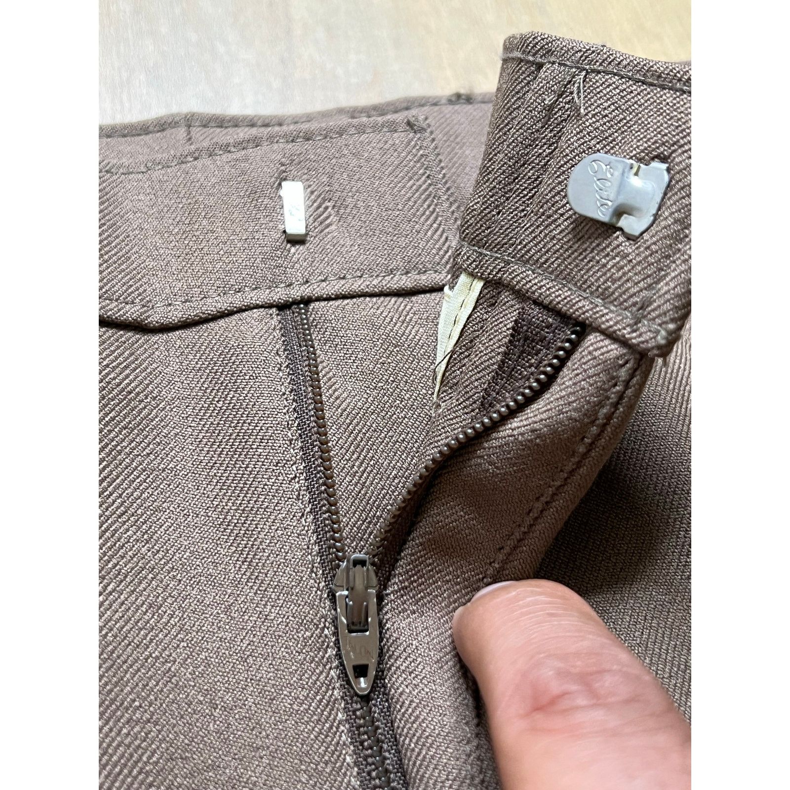 Levi's Vintage 80s Levi’s Action Slacks Brown Dress Pants Talon 34 Size US 34 / EU 50 - 5 Thumbnail