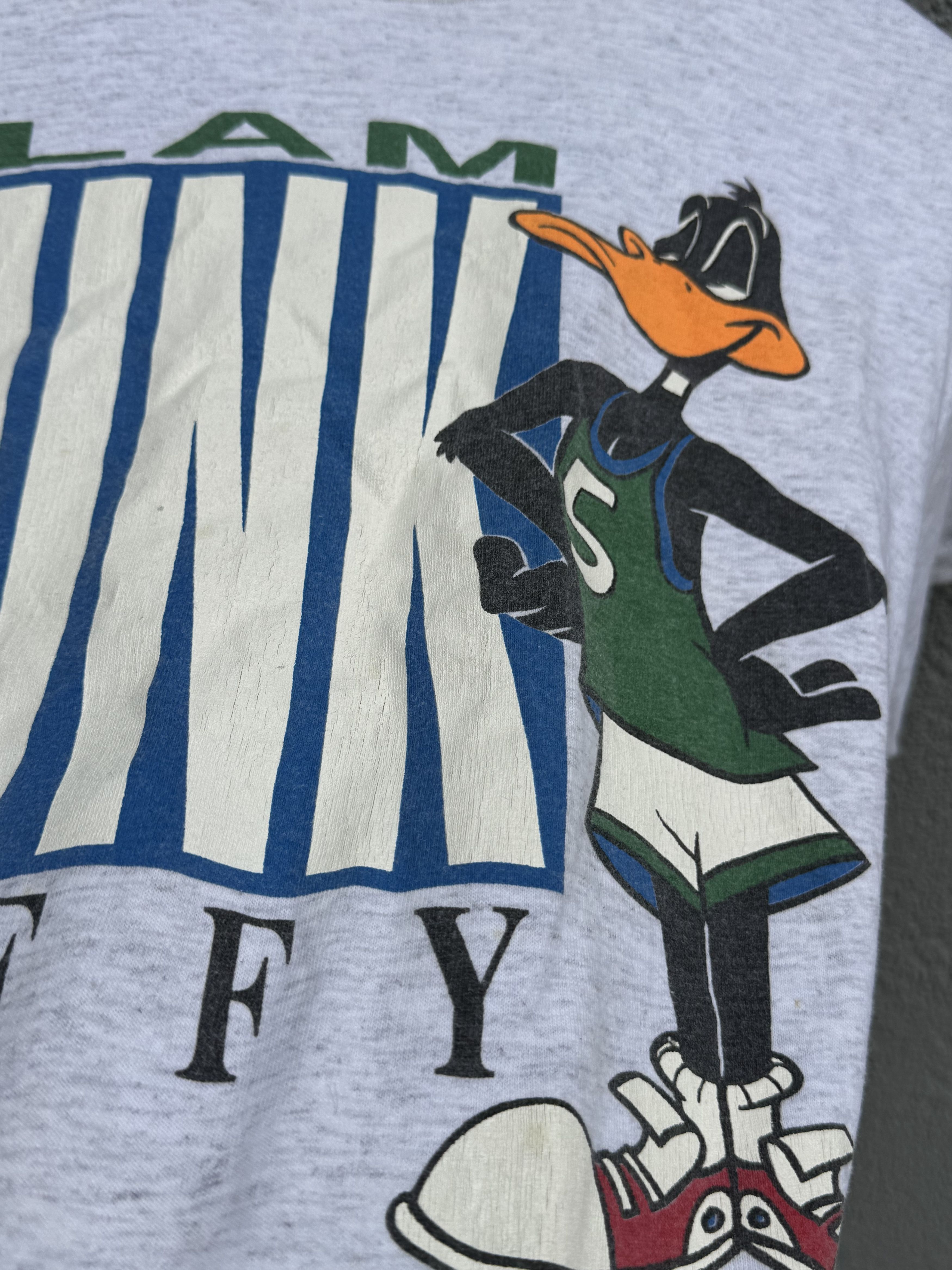 Disney × Vintage × Warner Bros Vintage Looney Tunes Thrashed SLAM DUNK Daffy Grey Size US M / EU 48-50 / 2 - 4 Thumbnail