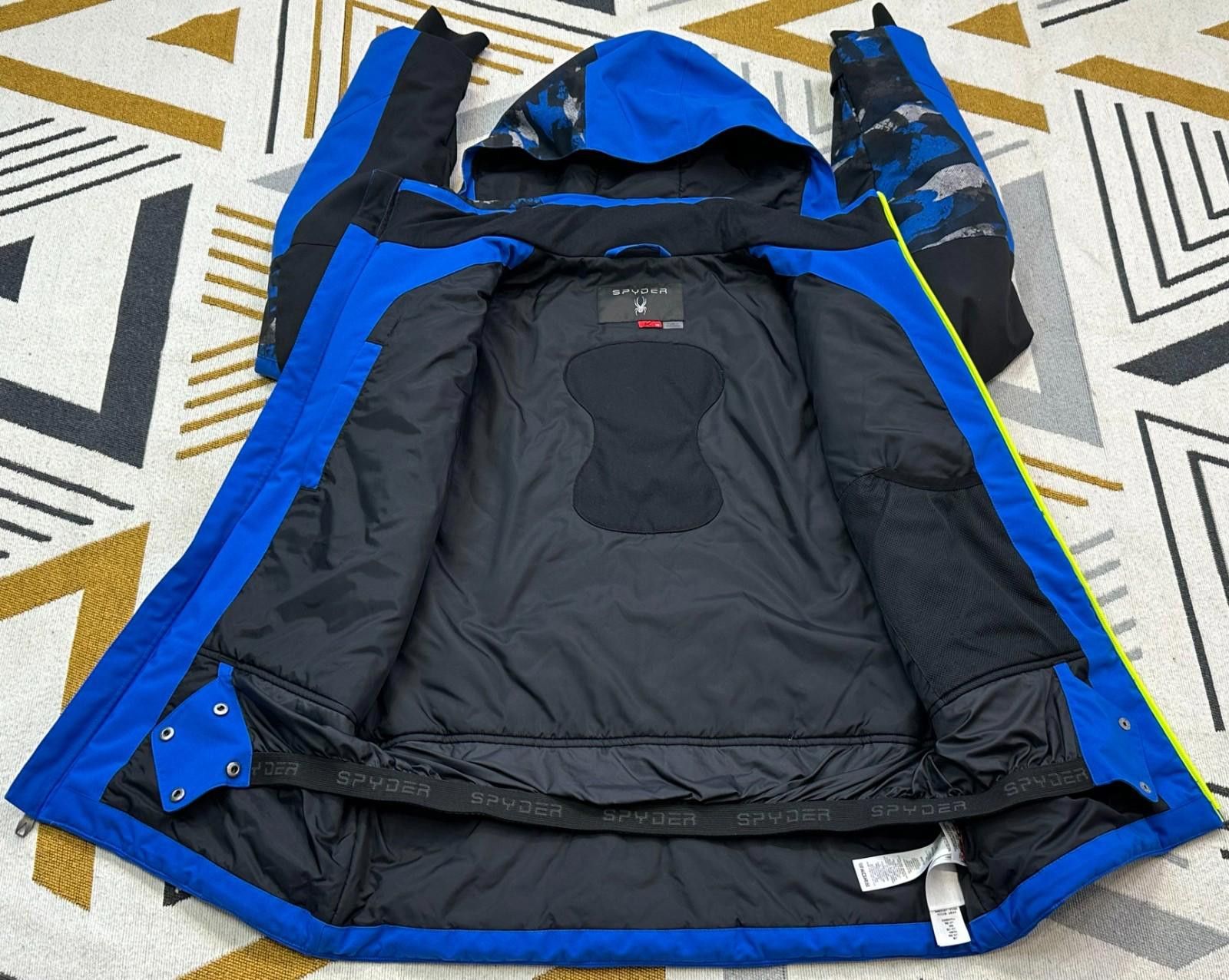Spyder SPYDER BOYS KIDS SKI SNOWBOARD WATERPROOF JACKET SIZE 16 L Size US L / EU 52-54 / 3 - 6 Thumbnail