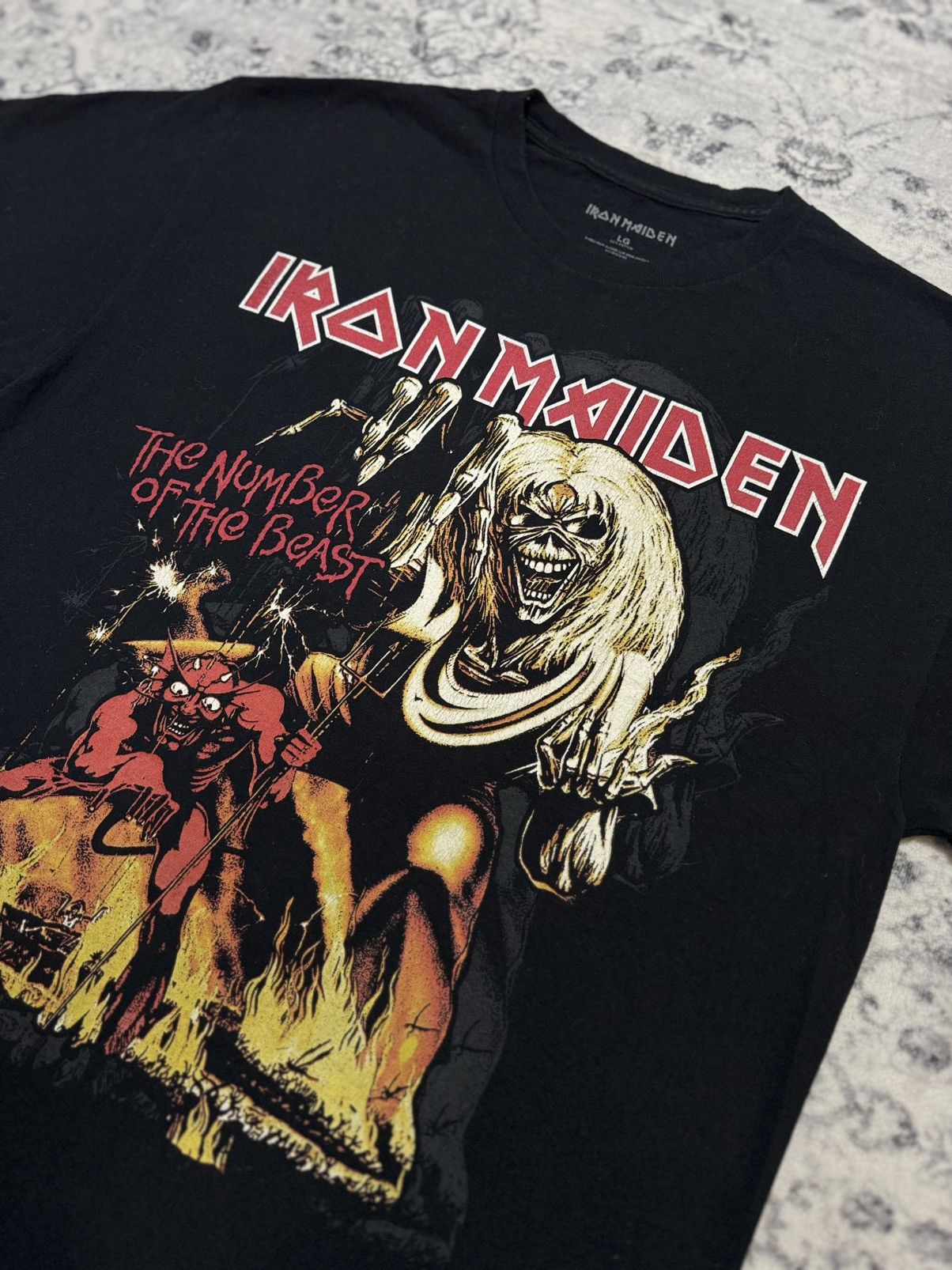 Band Tees 2022 IRON MAIDEN THE NUMBER OF THE BEAST CONCERST TOUR RETRO Size US L / EU 52-54 / 3 - 4 Thumbnail