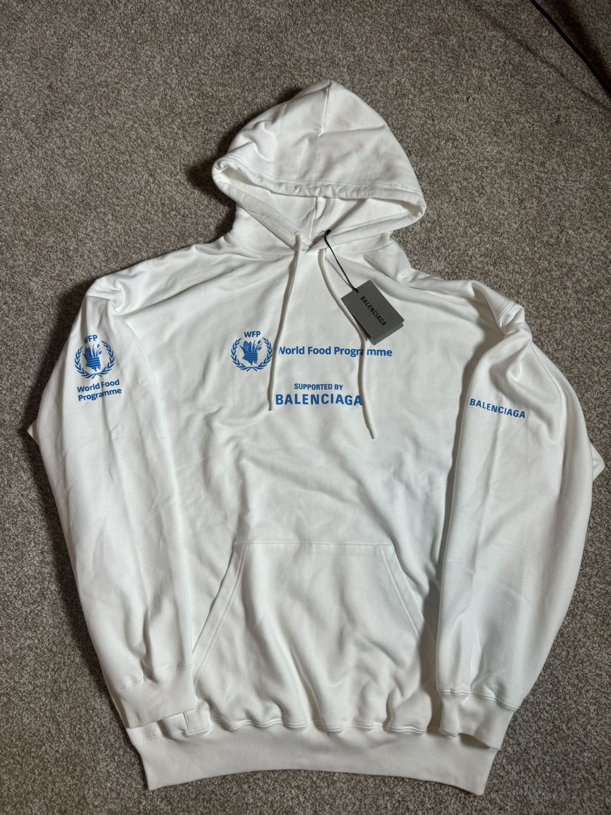 Balenciaga balenciaga world food programme white hoodie Size US L / EU 52-54 / 3 - 1 Thumbnail