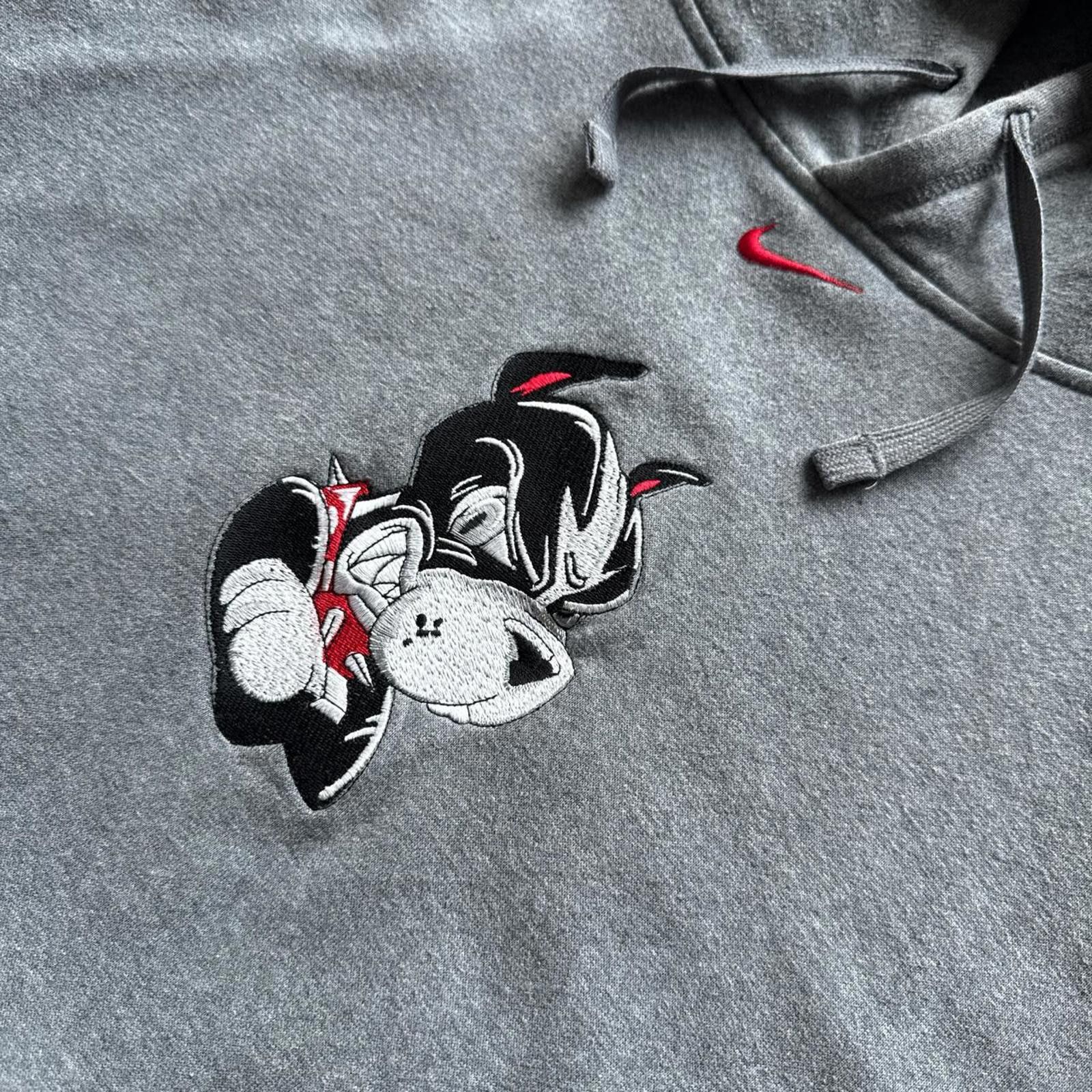 Nike Nike Grey & Red Center Swoosh Y2k Hoodie & Embroidered Dog Size US XXL / EU 58 / 5 - 4 Thumbnail