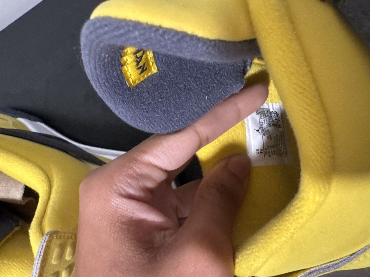 Jordan Brand × Nike Jordan 4 Retro Lightning 2021 (Gs) Size US 7 / EU 40 - 10 Thumbnail