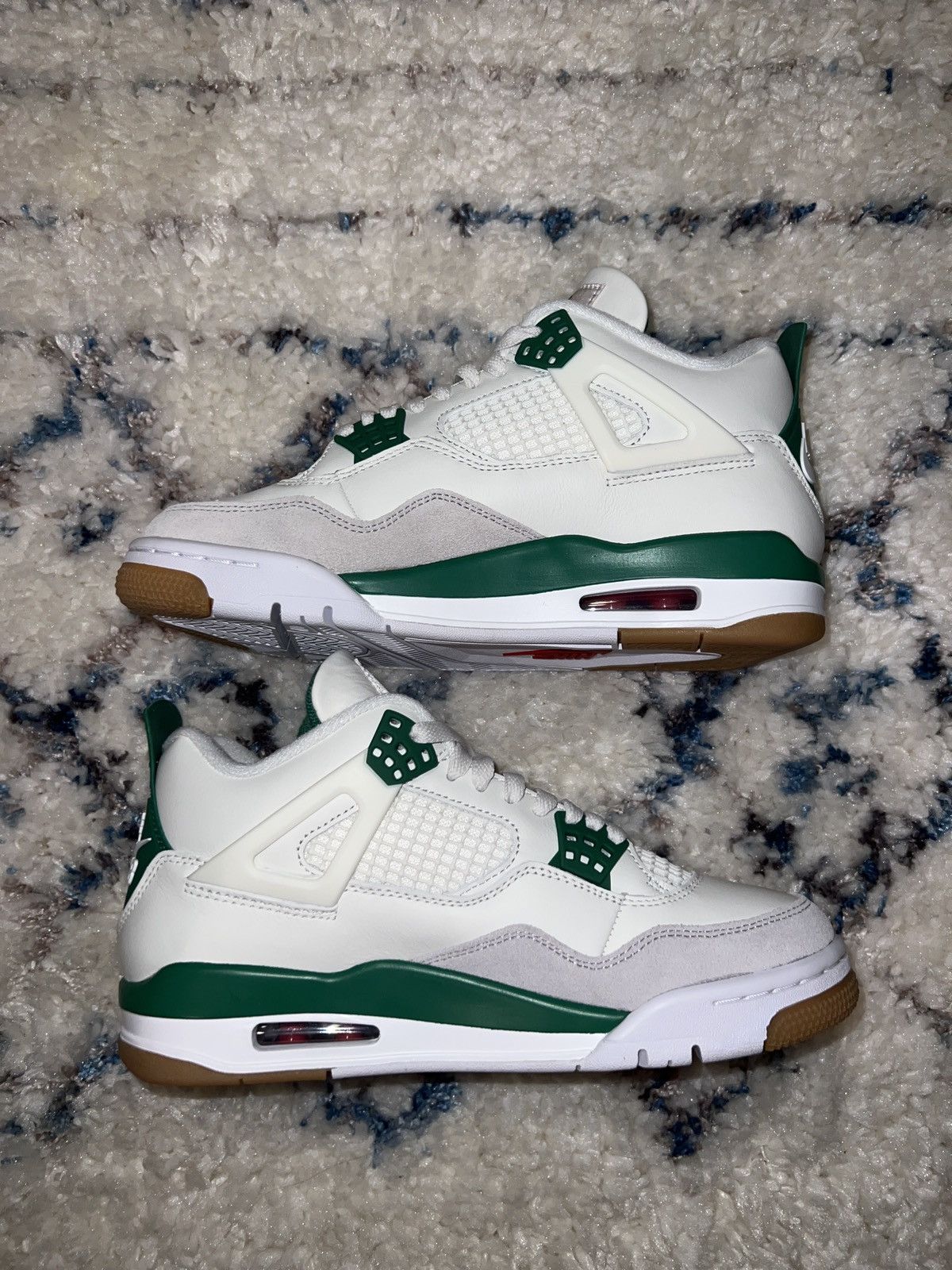 image of Nike Sb X Air Jordan 4 Shoes in White, Men's (Size 7)