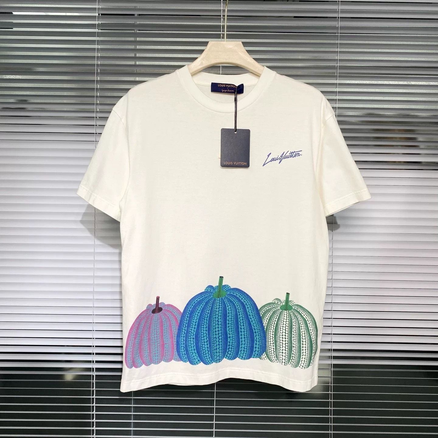 Louis Vuitton Louis Vuitton Yayoi Kusama Polka Dot T-shirt Size US S / EU 44-46 / 1 - 1 Thumbnail