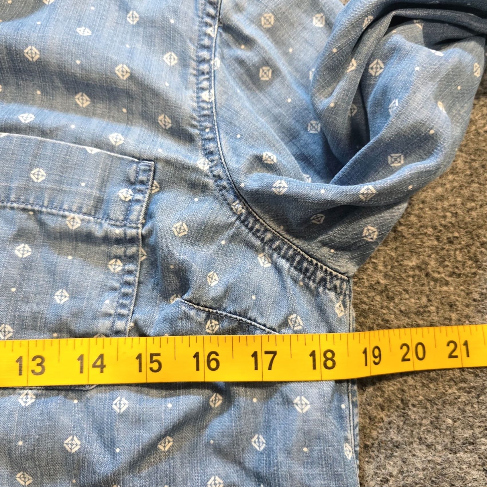 Vintage Coolibar Top Womens Size XS Blue Chambray Western Pattern Button Casual Capsule Shirt Womens XS Blue Chambray Western Pattern Button-Up Casual Capsule Size XS / US 0-2 / IT 36-38 - 5 Thumbnail