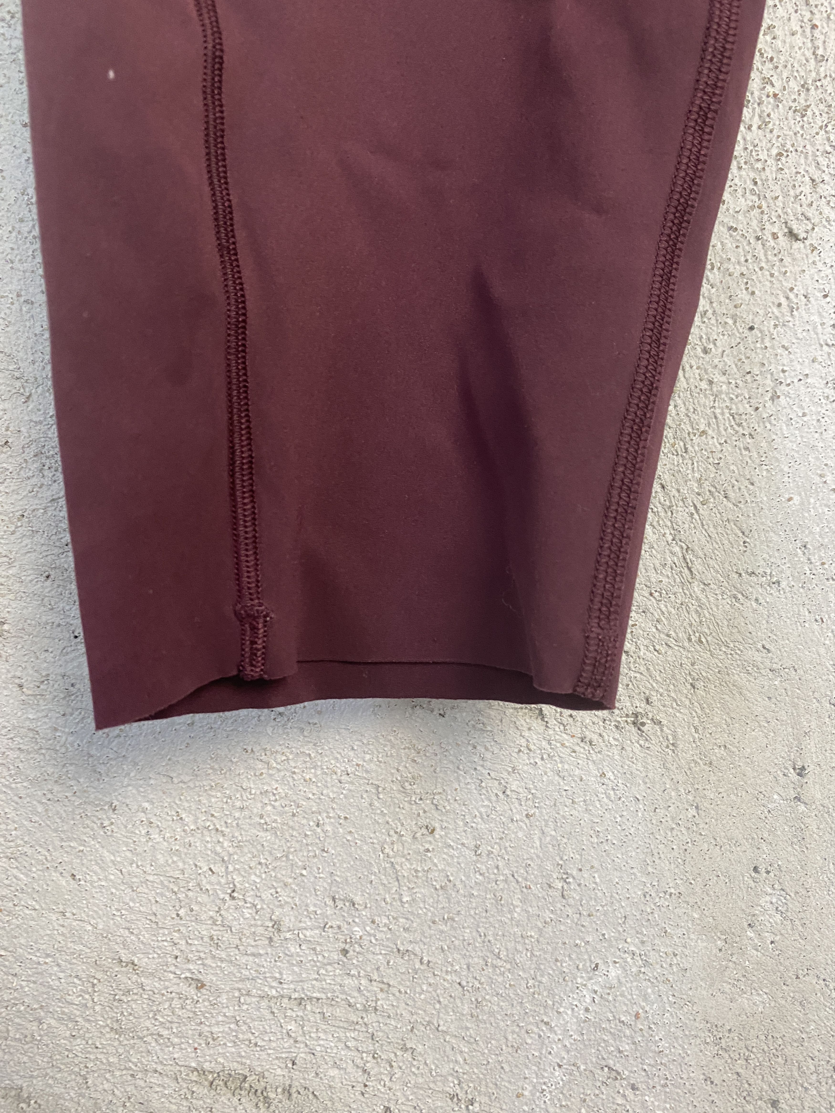 Lululemon Lululemon capri leggings sport yoga pilates gym Size 34" / US 12 / IT 48 - 5 Thumbnail