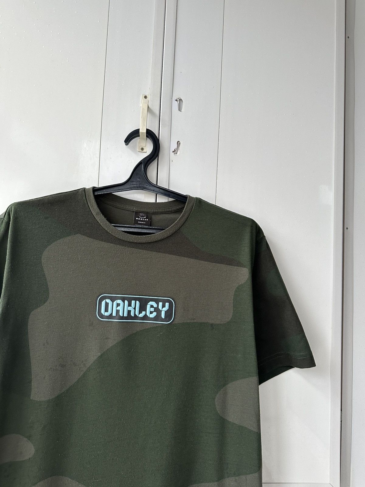 Oakley Vintage Oakley Military Style T-shirt Size US XL / EU 56 / 4 - 3 Thumbnail
