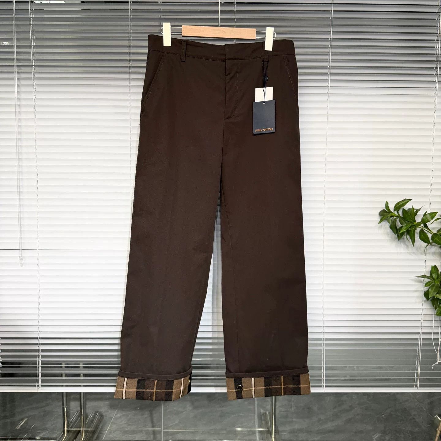 Louis Vuitton brown lv denim pants with checkered hem Size US 36 / EU 52 - 1 Thumbnail