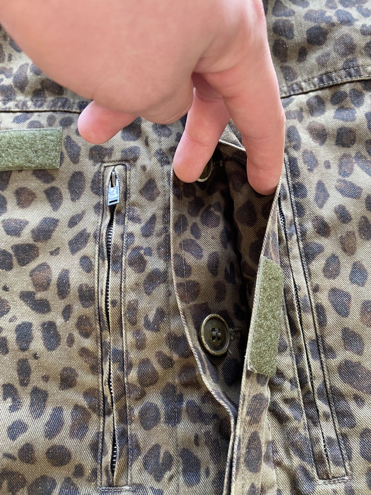 Saint Laurent Paris × Yves Saint Laurent Rare Saint Laurent Paris Leopard Print Military Jacket Y2K Size US M / EU 48-50 / 2 - 18 Thumbnail
