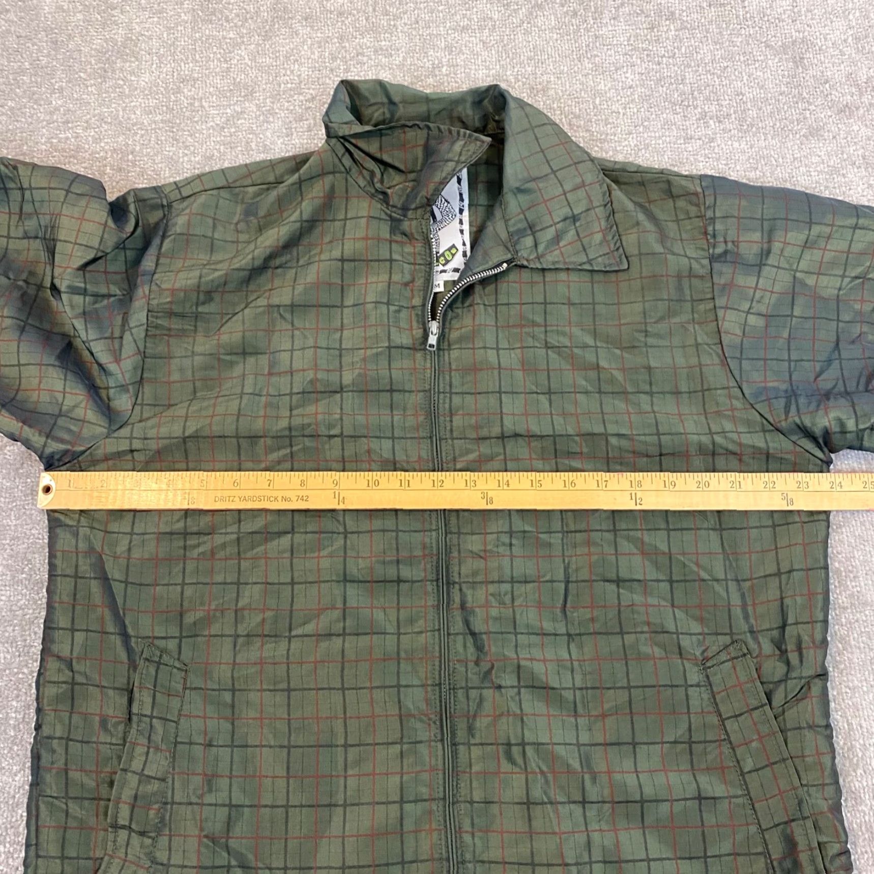 Volcom VINTAGE Volcom Jacket Mens M Green Shiny Nylon Full Zip Beach Shake 90s Shell Overcoat Mens Size US M / EU 48-50 / 2 - 7 Thumbnail