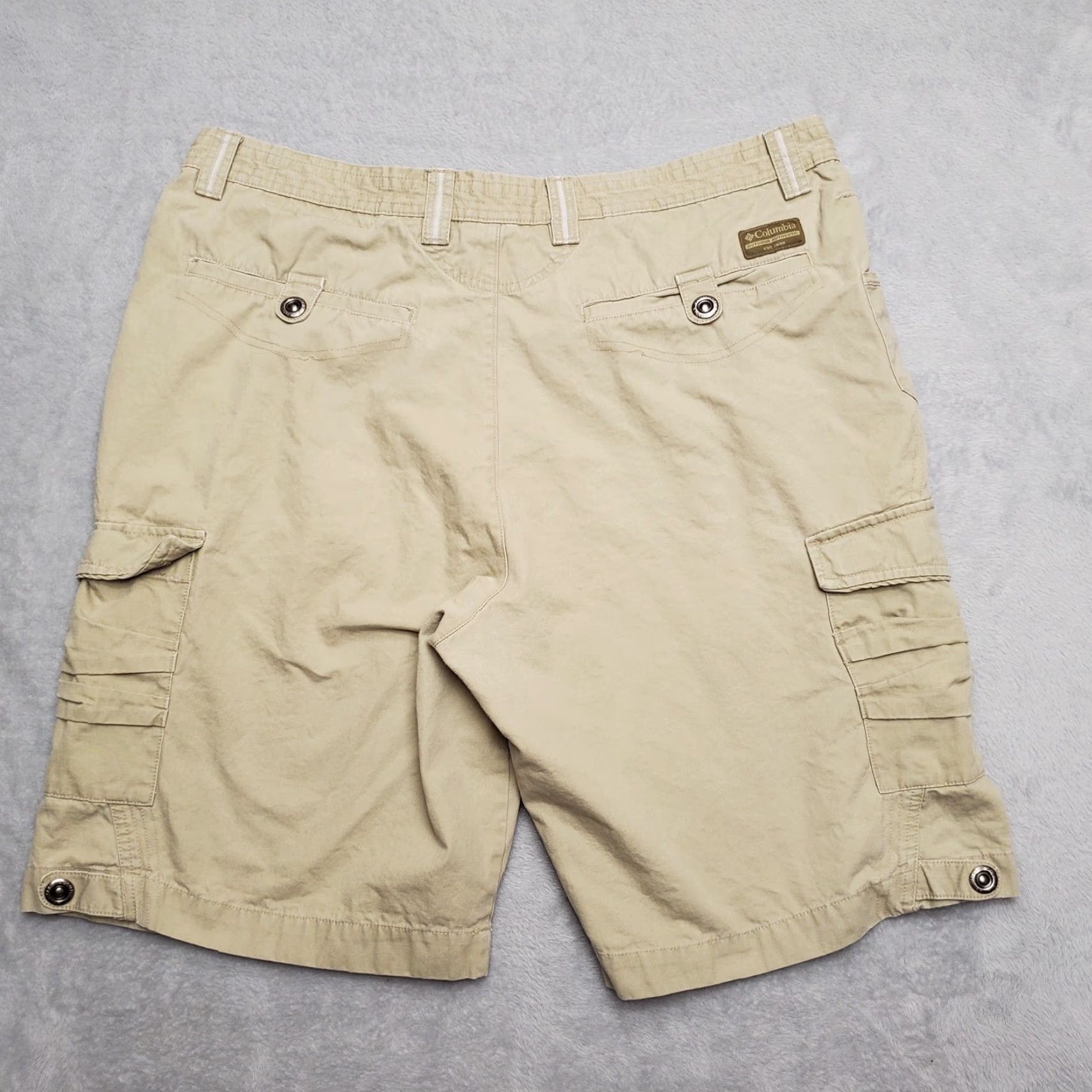 Vintage Columbia Cargo Shorts Men 38 Flat Front Khaki Outdoors Hiking Casual Beige Canvas Pockets Mens Size US 38 / EU 54 - 6 Thumbnail