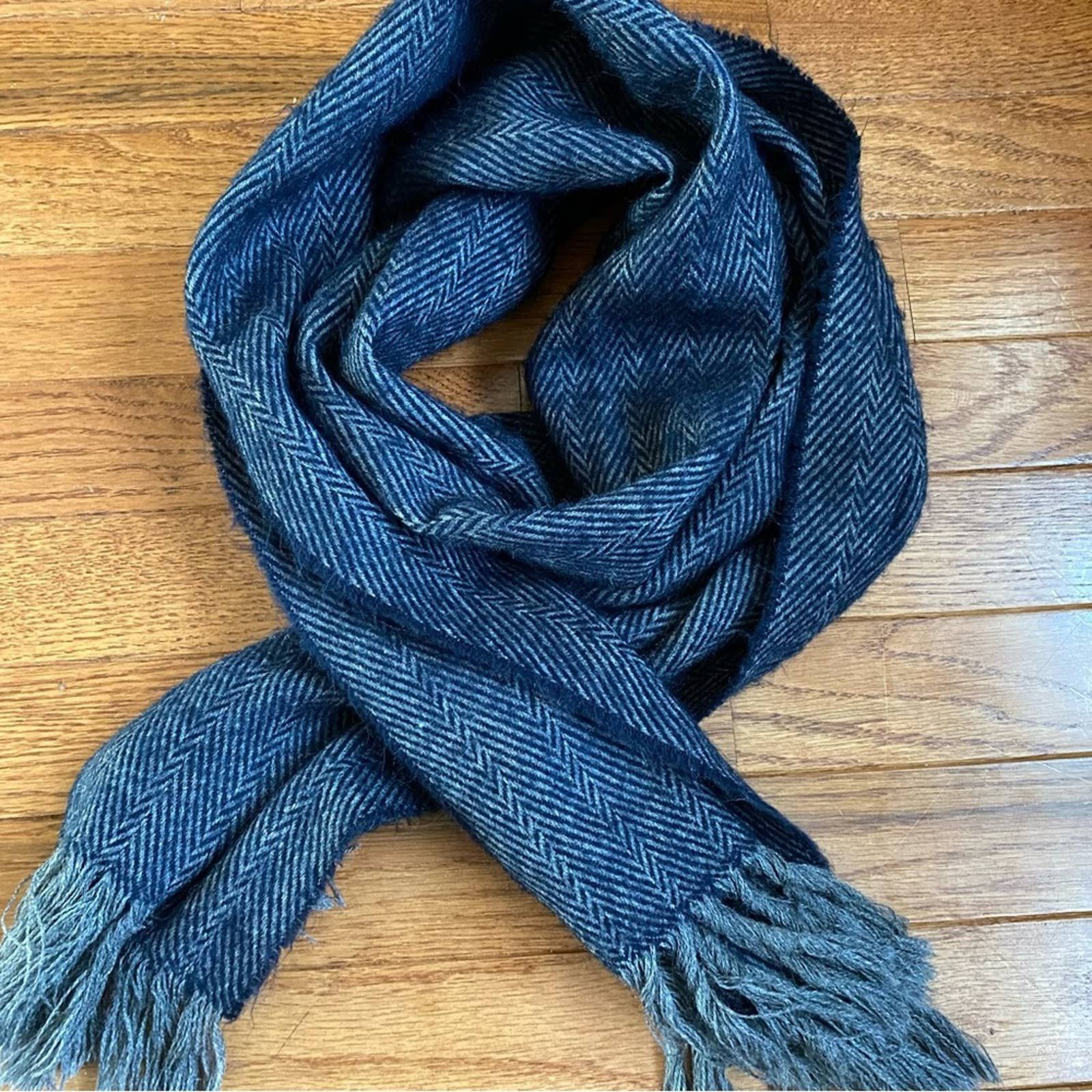 $289 Vintage Christian Dior high quality Navy Gray Fringe CashLuxe Mens scarf