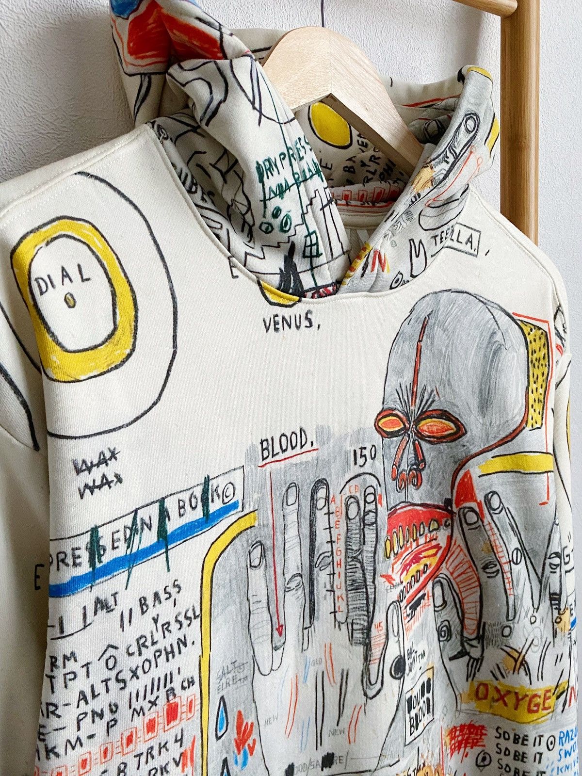 H&M × Jean-Michel Basquiat × Who Decides War WHO DECIDES WAR x BASQUIAT x H&M RELAXED FIT COTTON HOODIE Size US S / EU 44-46 / 1 - 14 Thumbnail