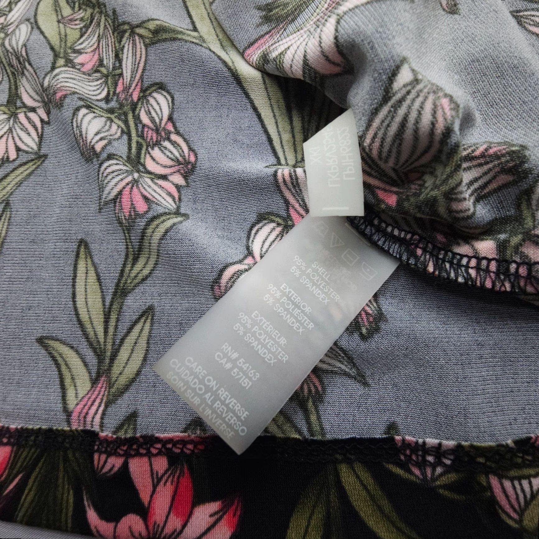 Karl Lagerfeld VINTAGE Karl Lagerfeld Paris Blouse 1X Plus Size Floral Boho Puff Sleeve V Neck Button Size XL / US 12-14 / IT 48-50 - 7 Thumbnail